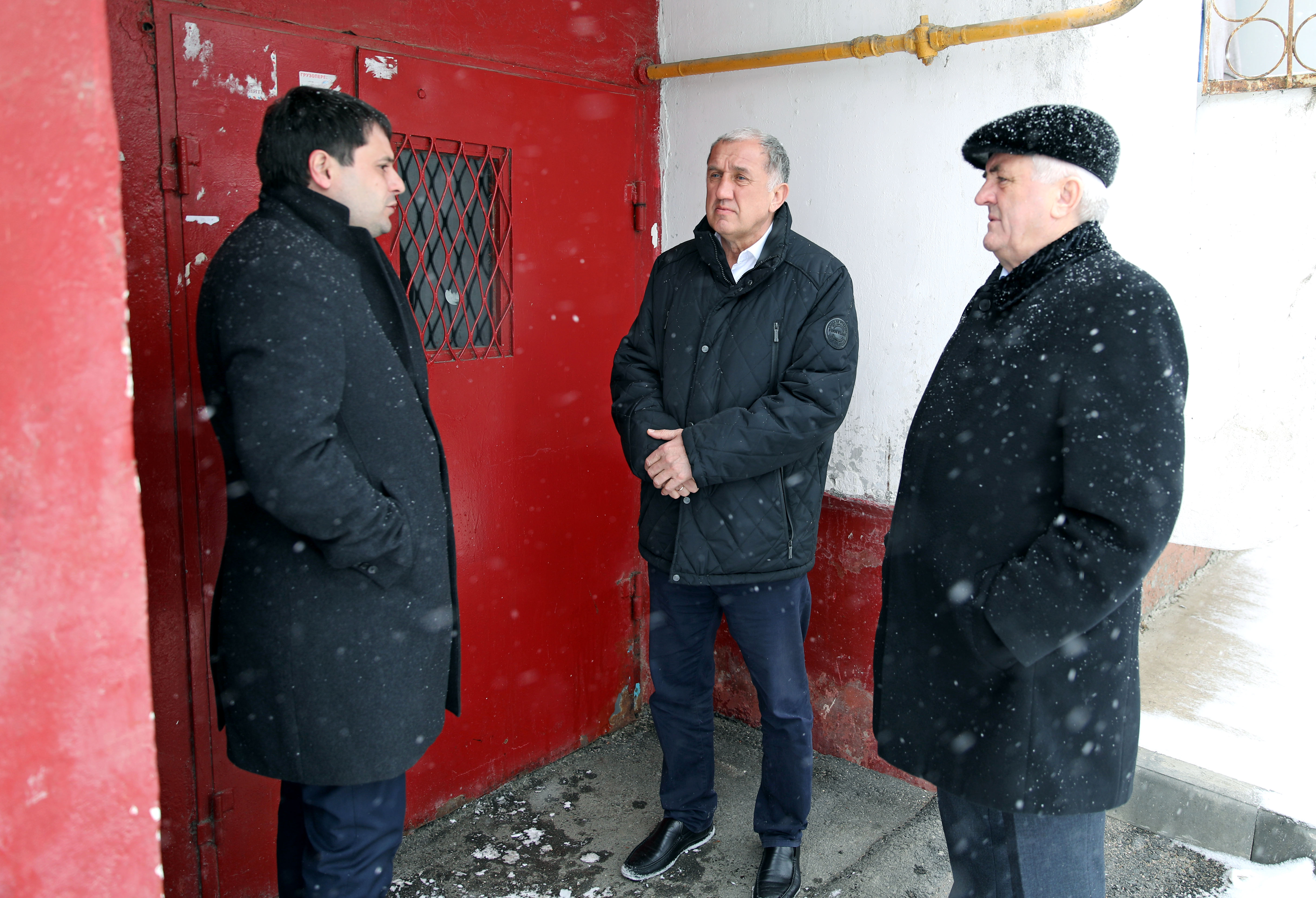 Краевые депутаты проверили реализацию программы капремонта в городах Кавказских Минеральных Вод
