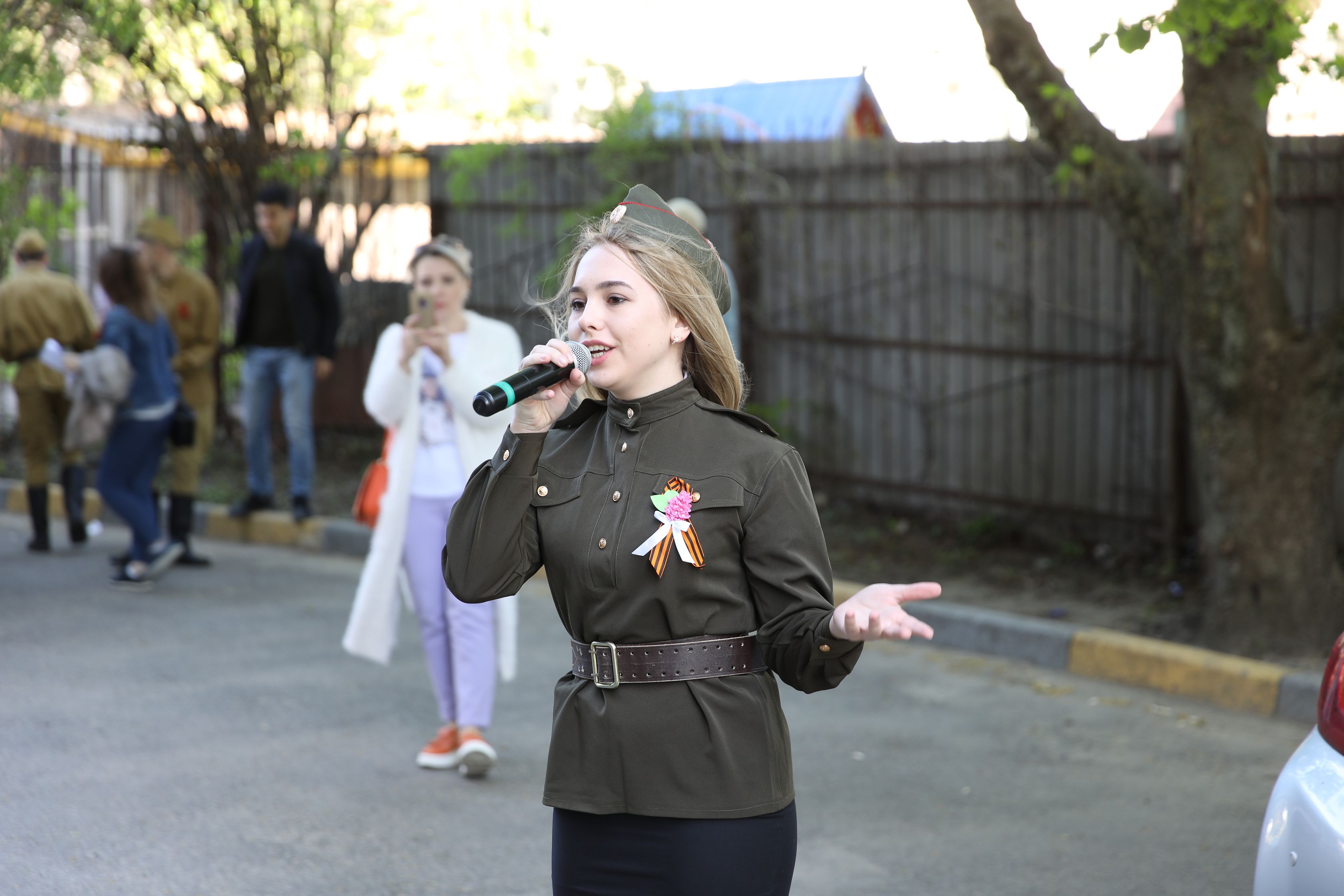 Депутаты продолжают поздравлять фронтовиков с Днем Победы