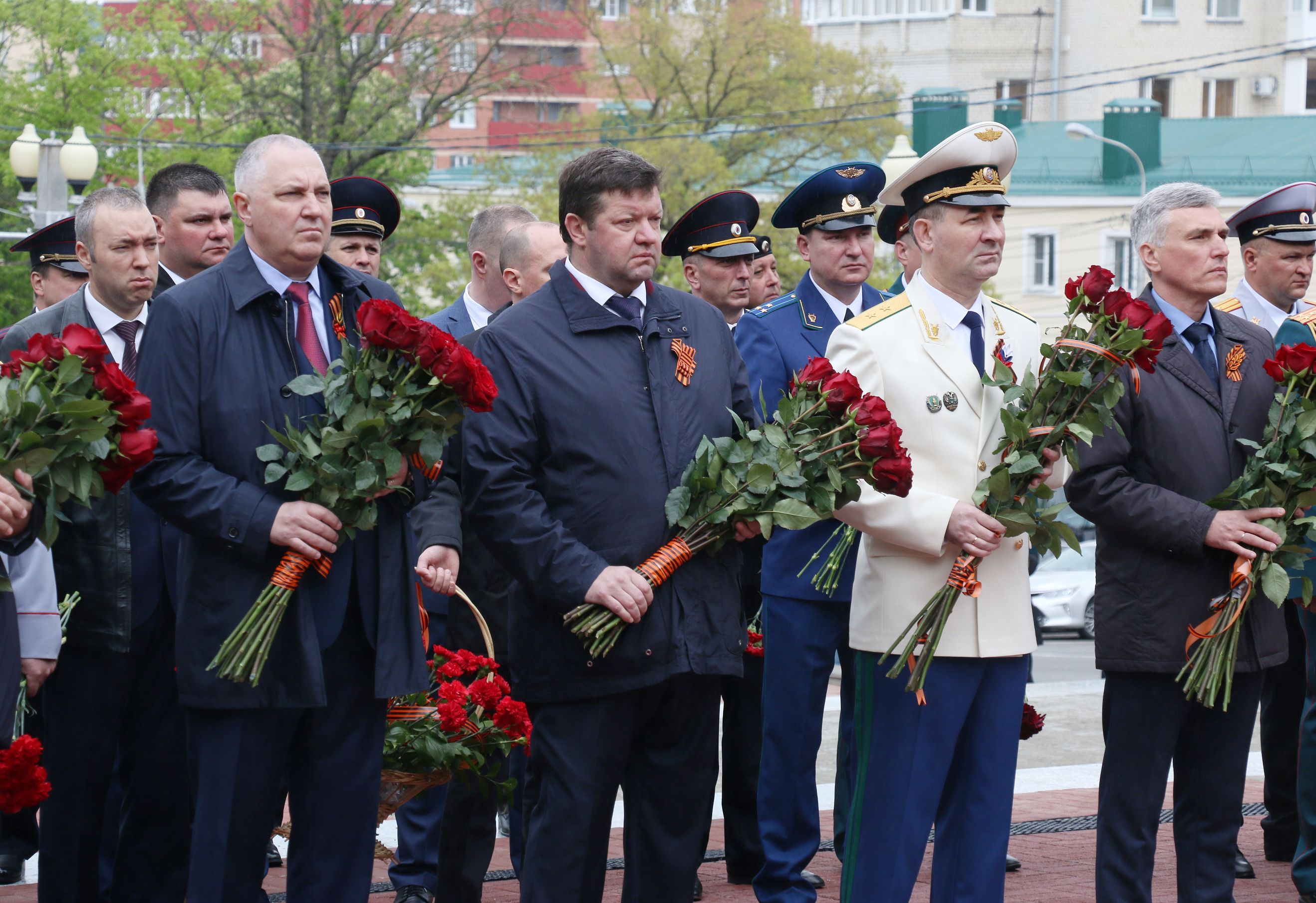 В День Победы краевые депутаты возложили цветы к мемориалу «Огонь вечной Славы»