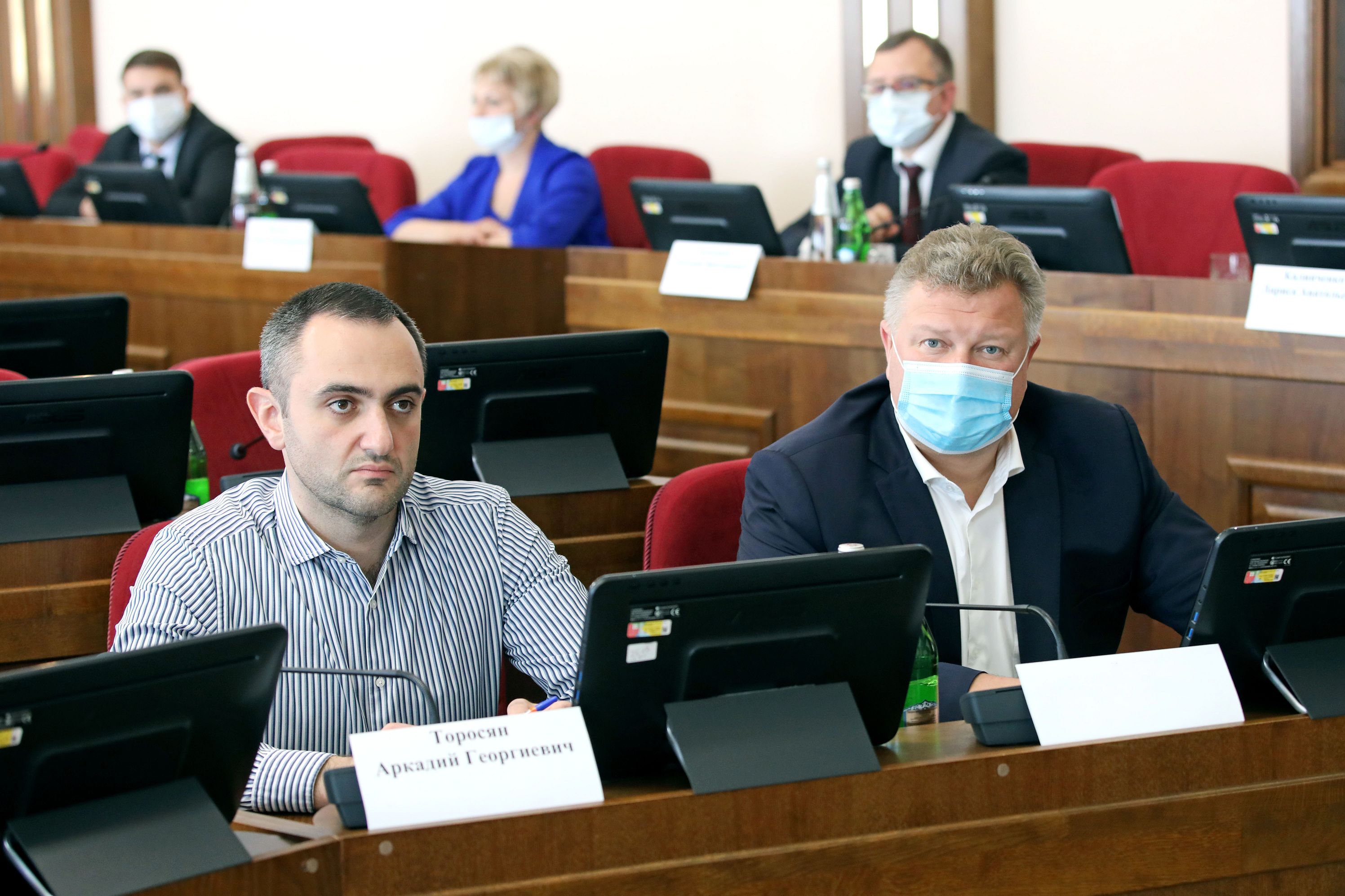 Депутаты Думы Ставропольского края обсудили отчет Губернатора