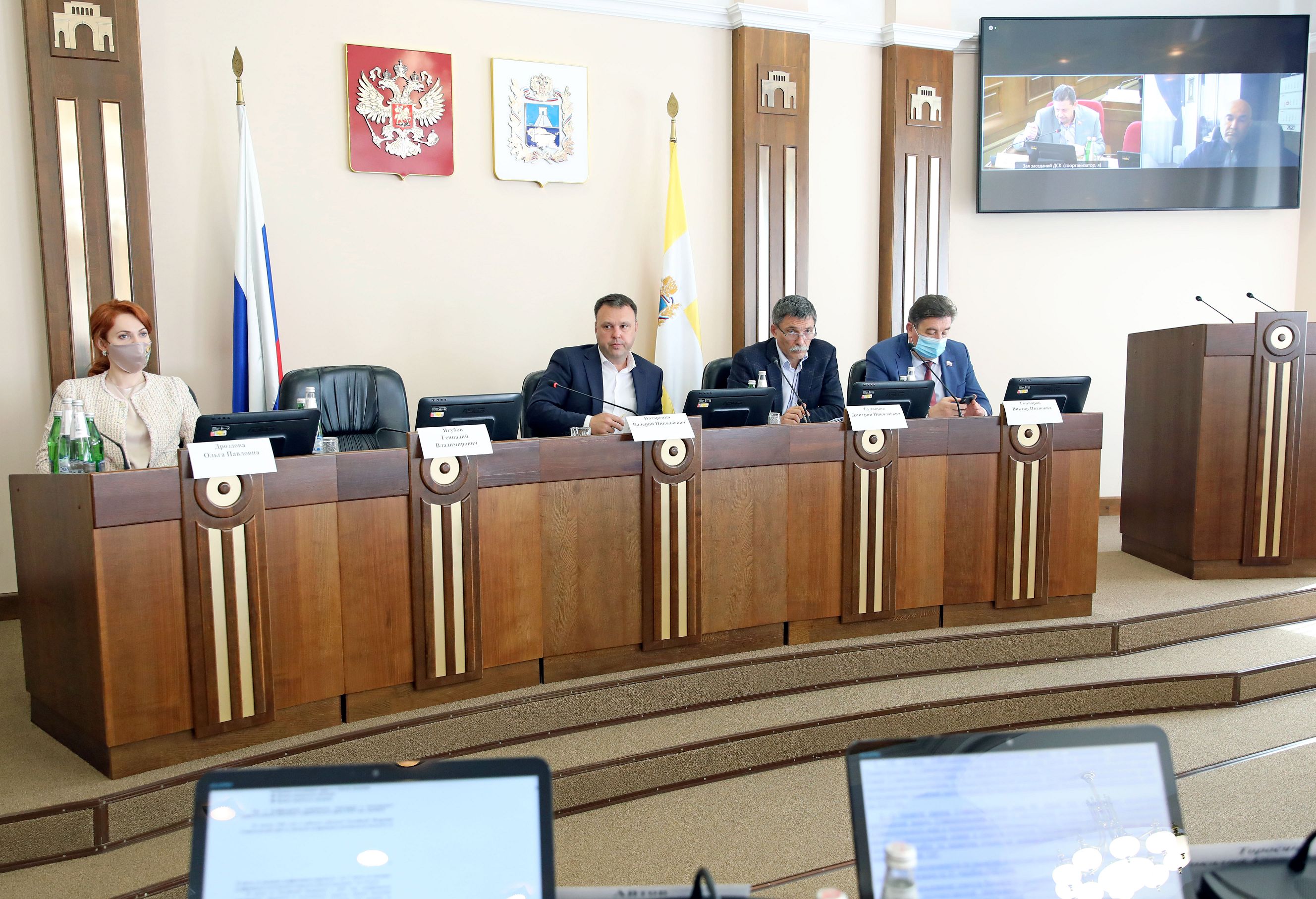 Депутаты Думы Ставропольского края обсудили отчет Губернатора