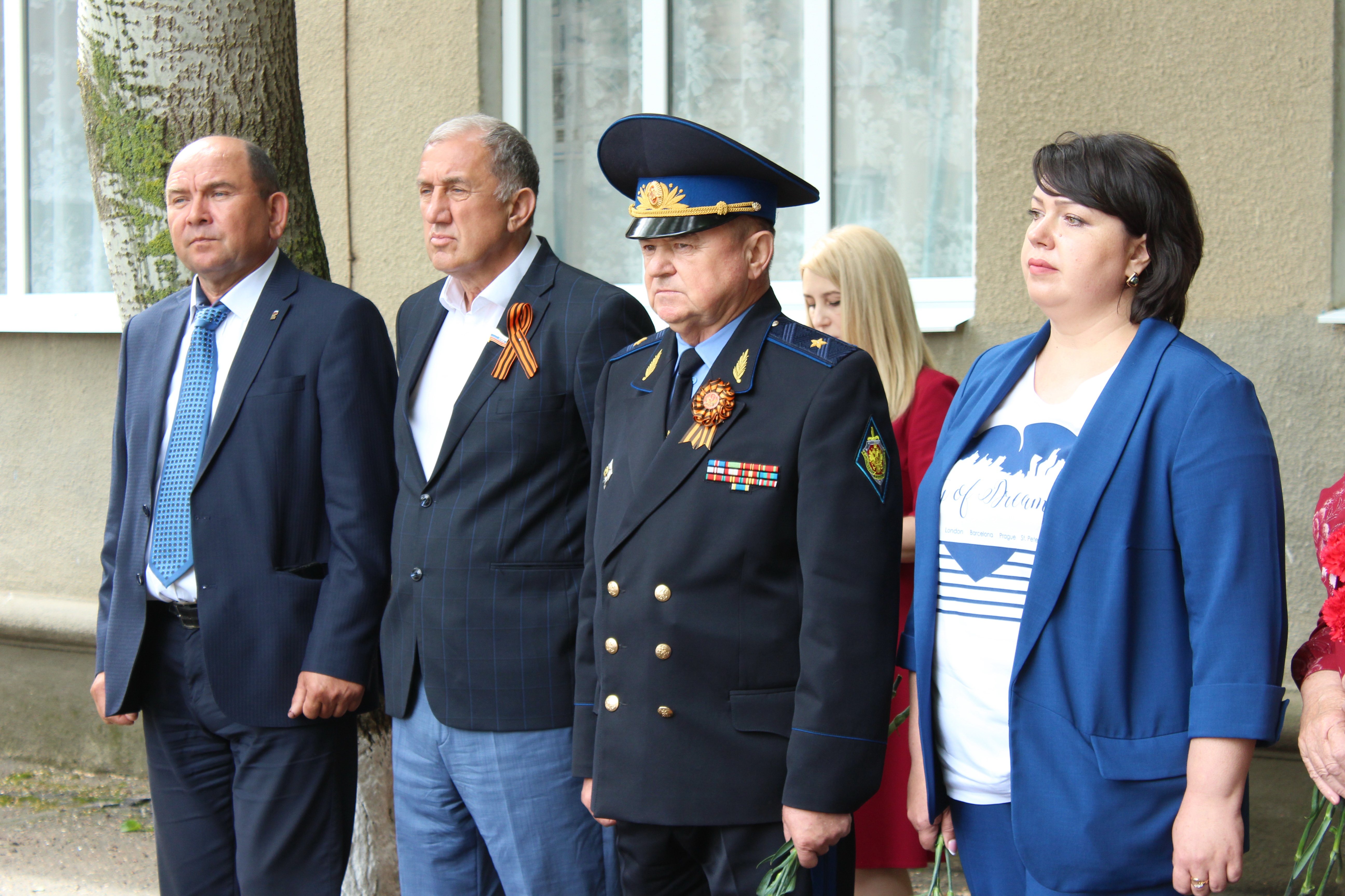 В Туркменском округе появилась мемориальная доска в честь героя-земляка Ивана Барсукова