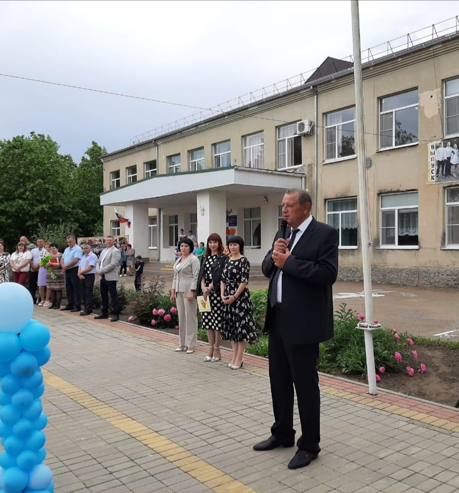 Депутаты поздравили выпускников школ края