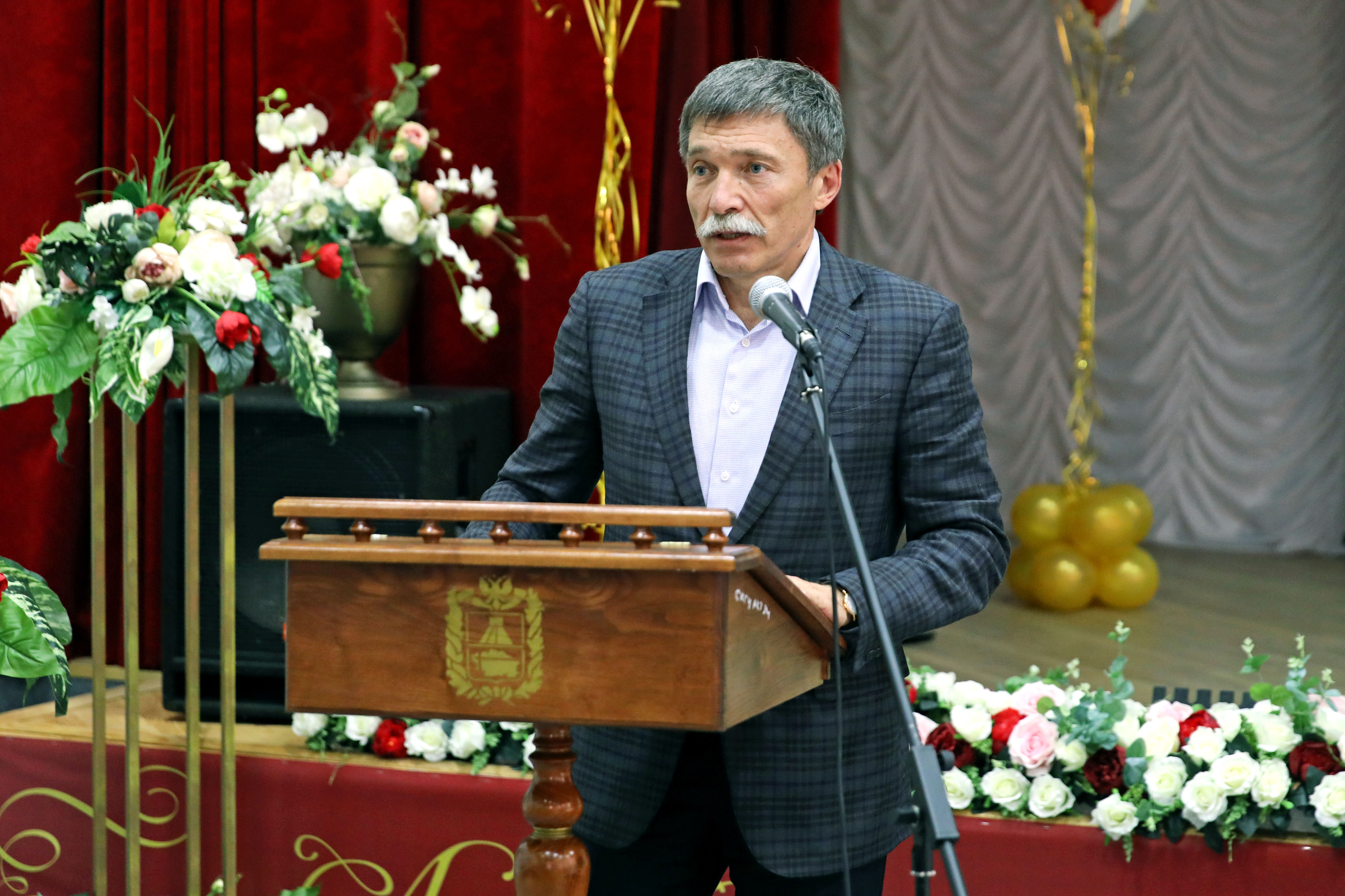 Первый вице-спикер Думы поздравил соцработников с профессиональным праздником