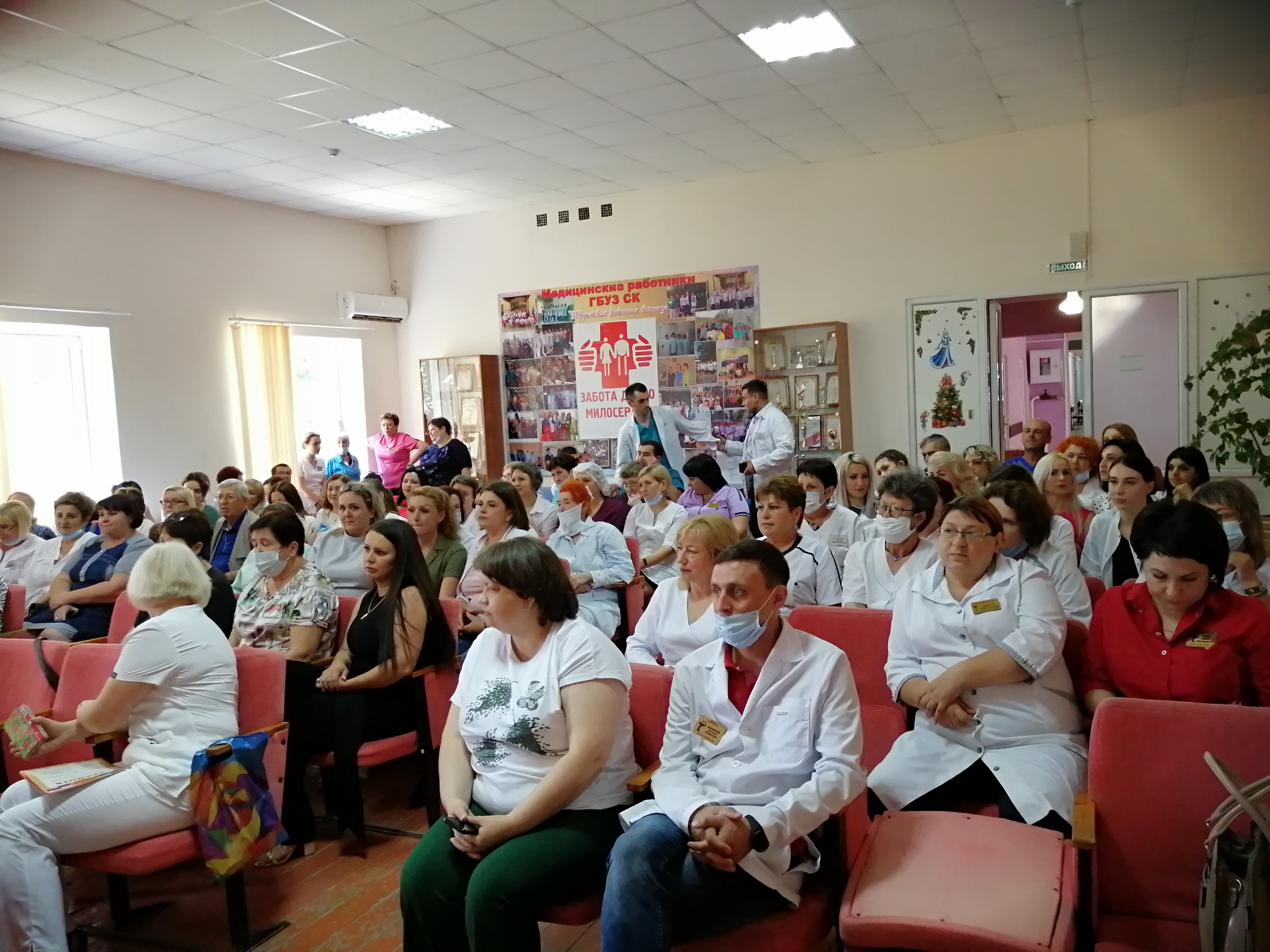 Депутаты Думы Ставрополья поздравили медработников края