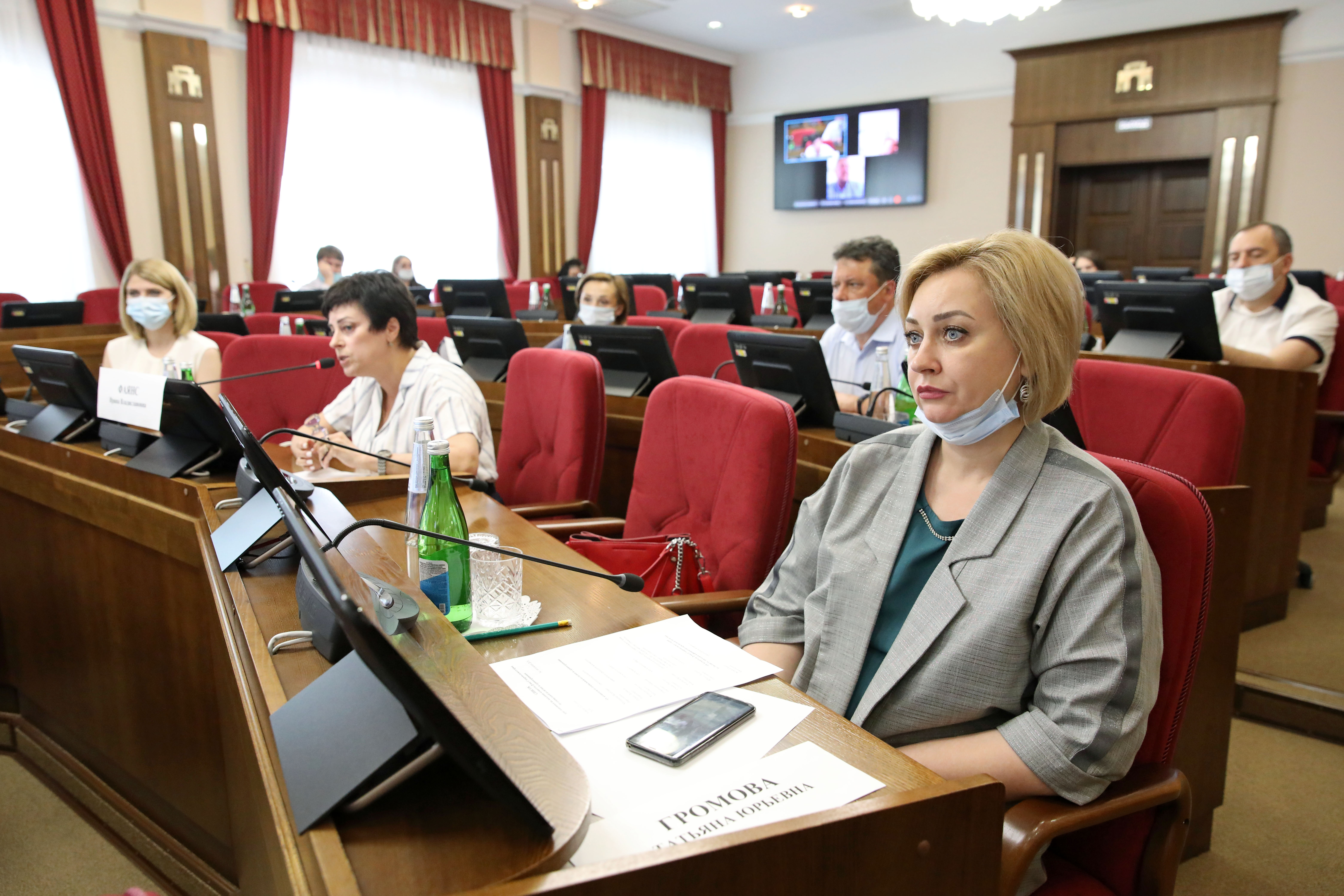 На Ставрополье дополнительно выделят более 4,2 миллиардов рублей на социальную защиту и здравоохранение