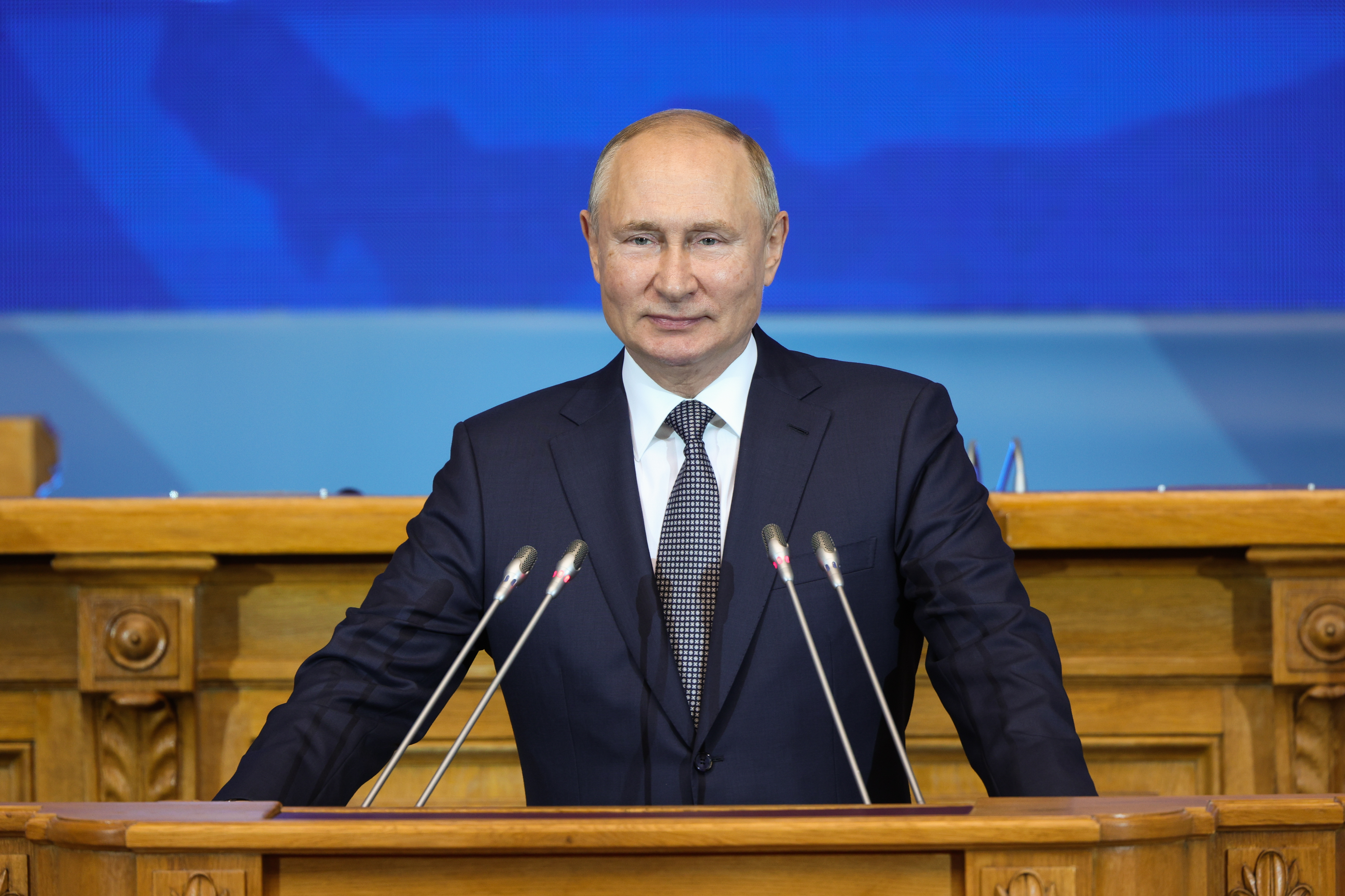 Третий Евразийский женский форум проходит в Санкт-Петербурге