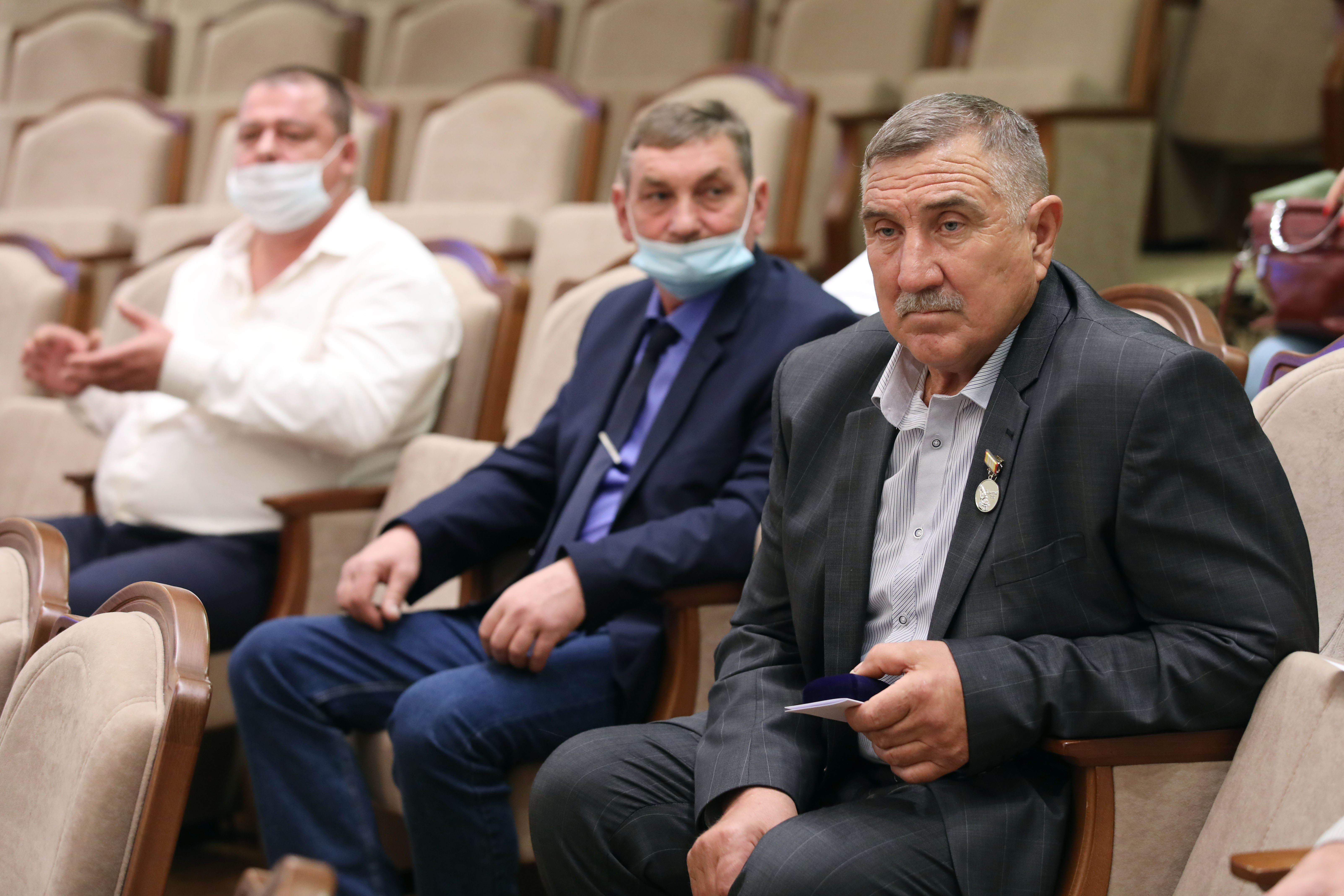 На Ставрополье вручили награды работникам дорожной и транспортной отраслей