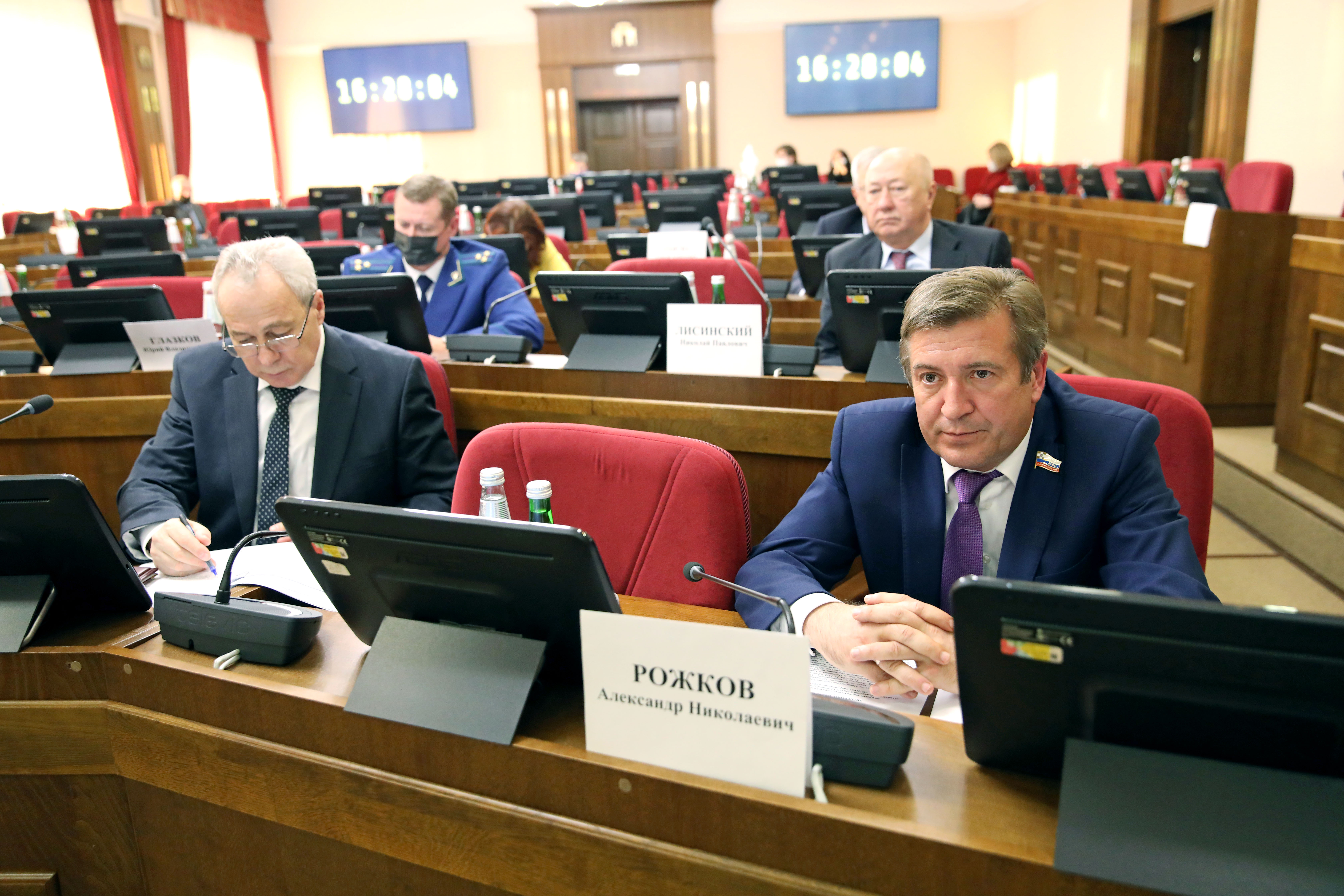 Депутаты рекомендовали к назначению кандидатов на должности членов избирательной комиссии края