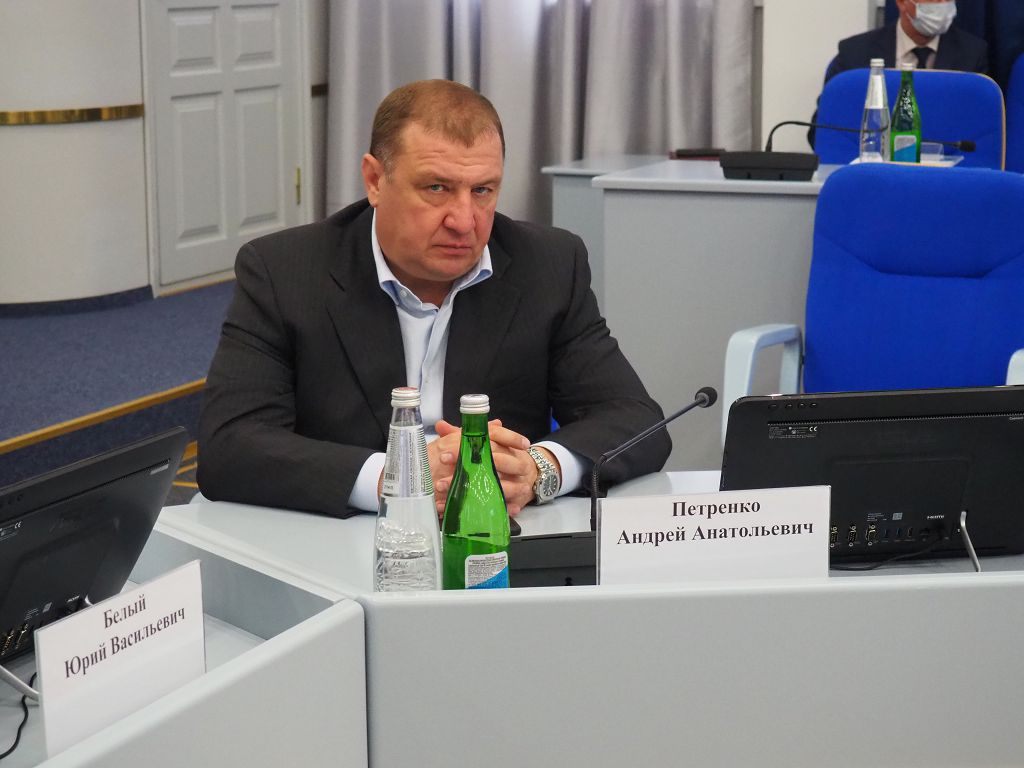 Депутаты Думы Ставропольского края помогут муниципалитетам установить права собственности на гаражи