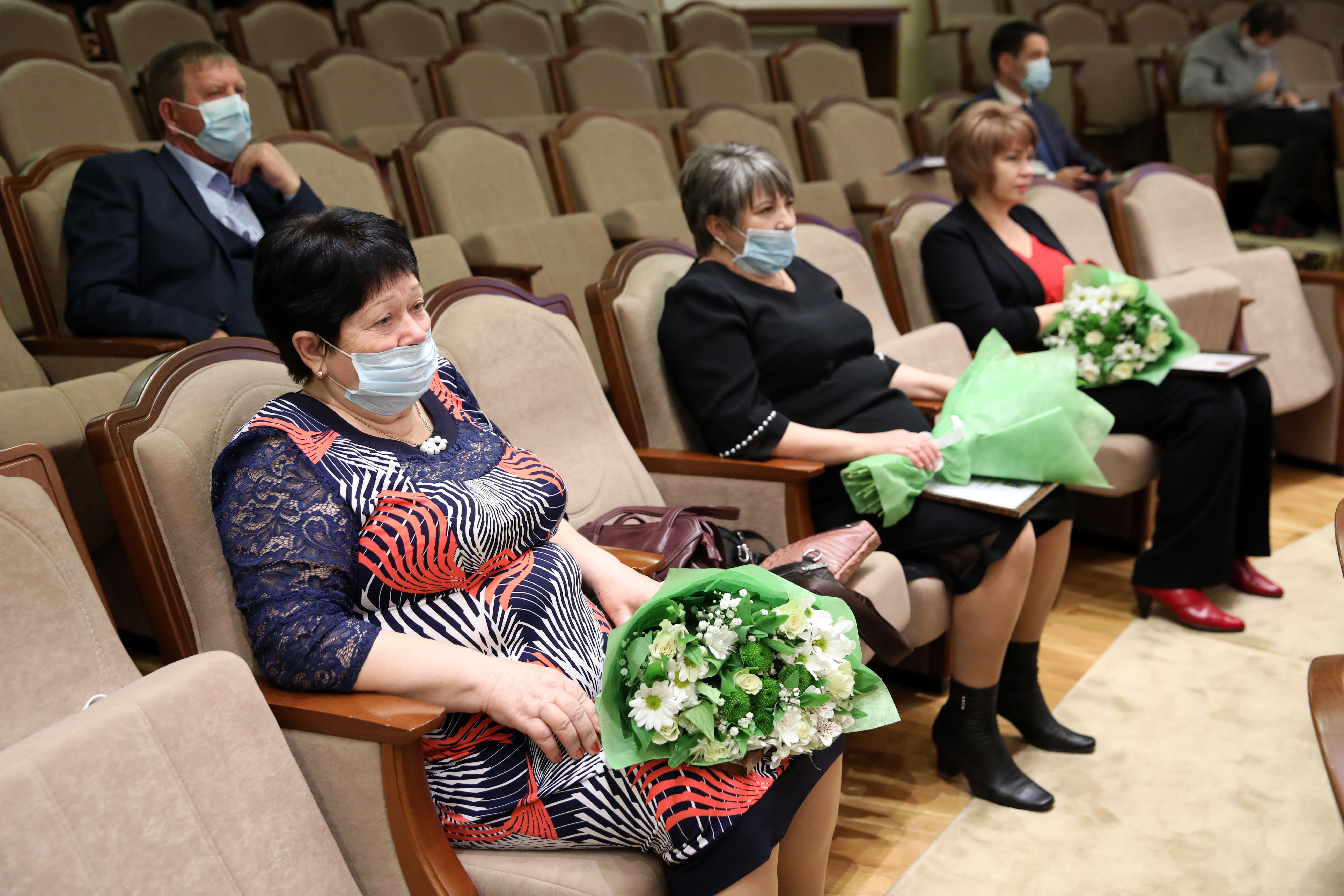На Ставрополье вручили государственные и краевые награды