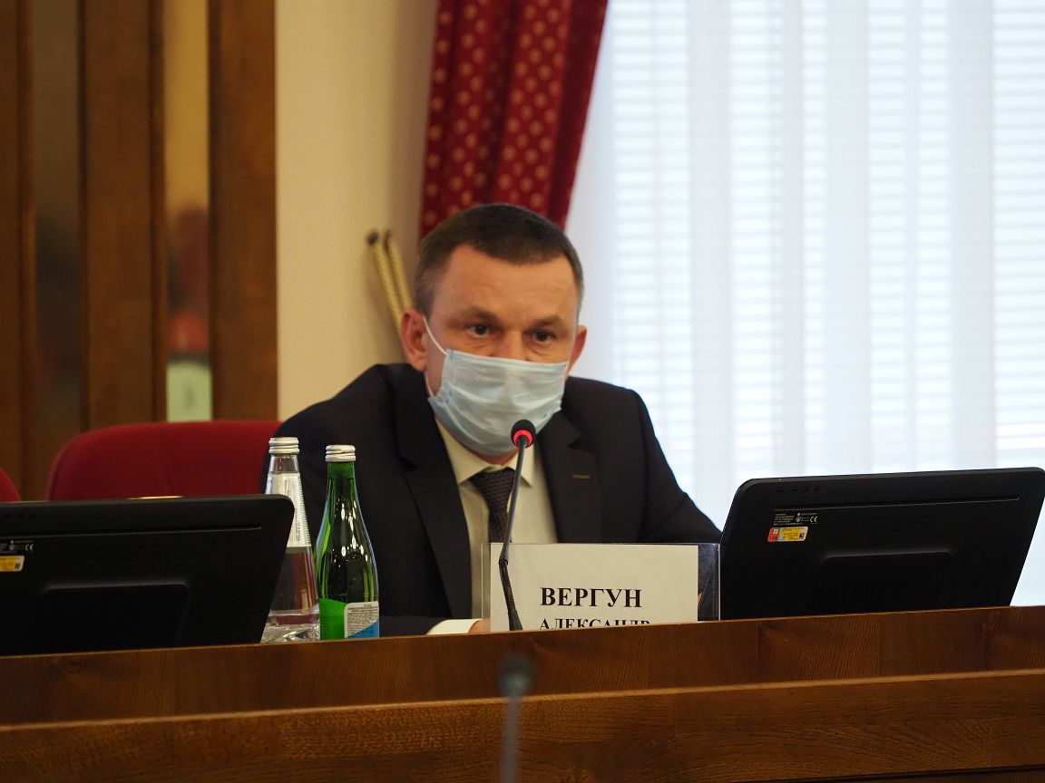 Депутаты краевой Думы обсудили вопросы развития пчеловодства и сохранения лесополос