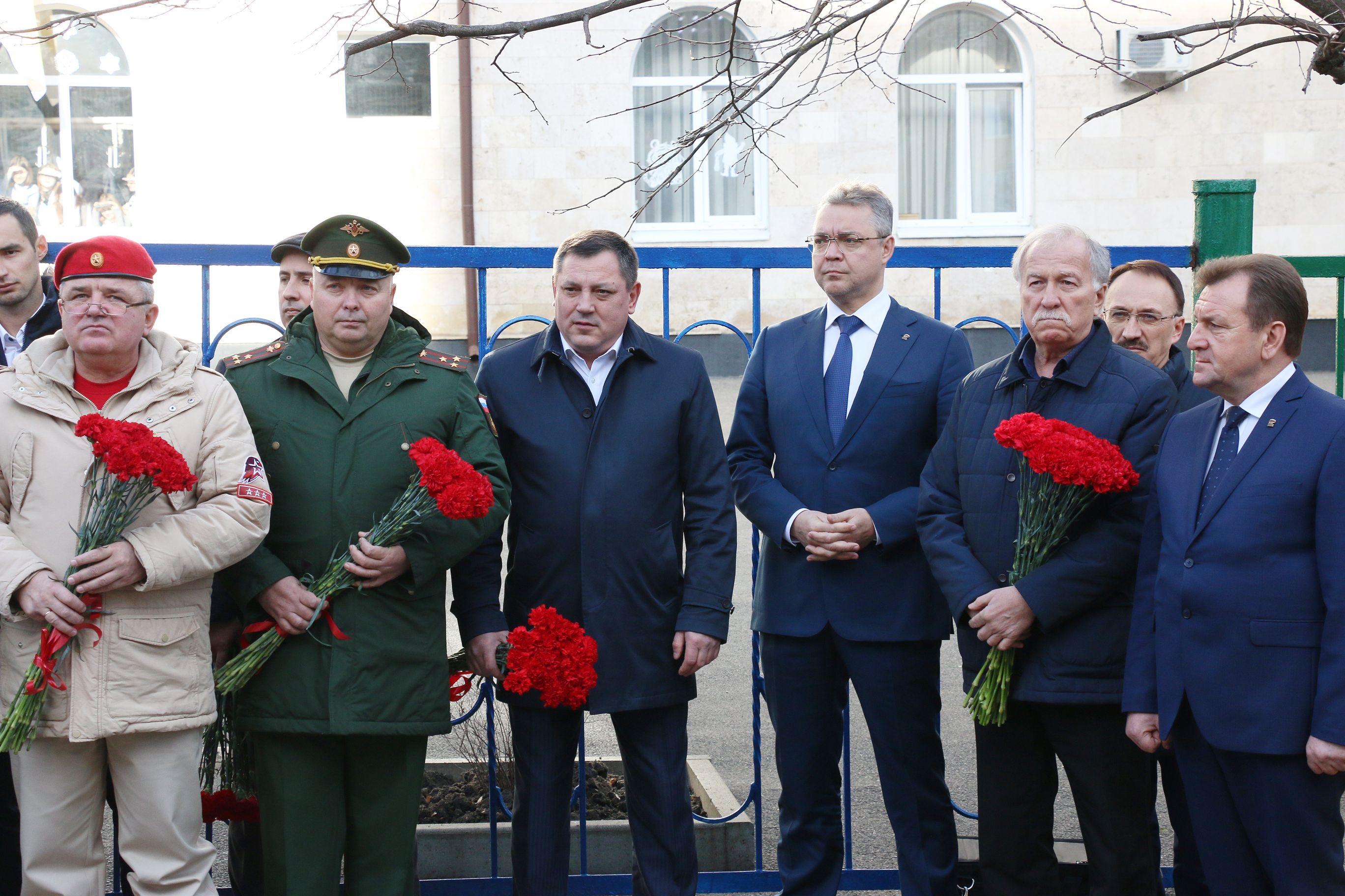 В краевом центре открыт памятник ставропольскому разведчику