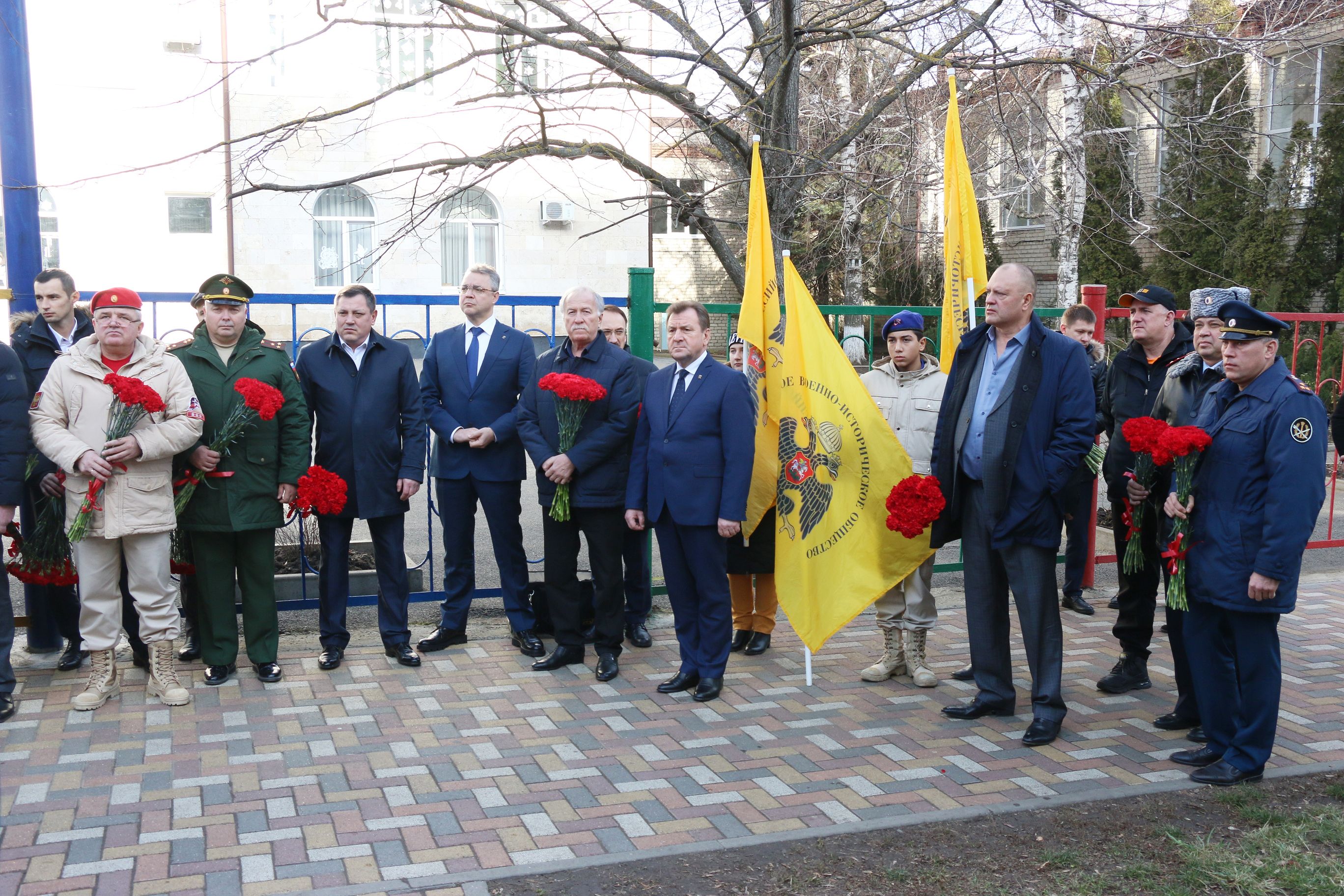 В краевом центре открыт памятник ставропольскому разведчику