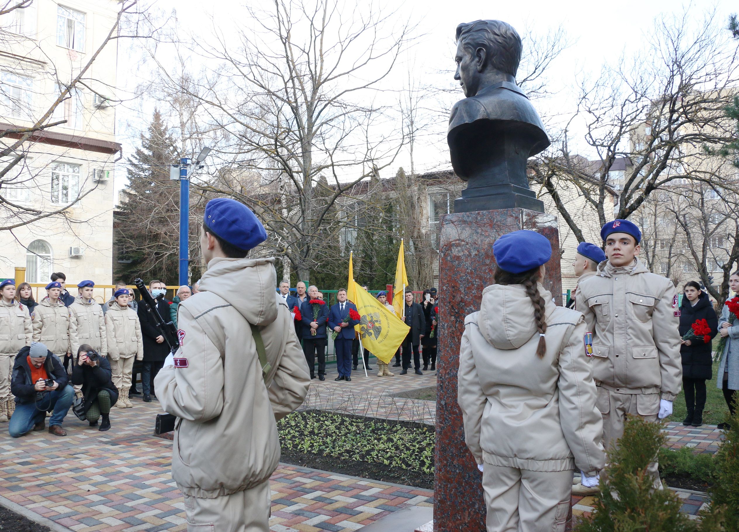 В краевом центре открыт памятник ставропольскому разведчику