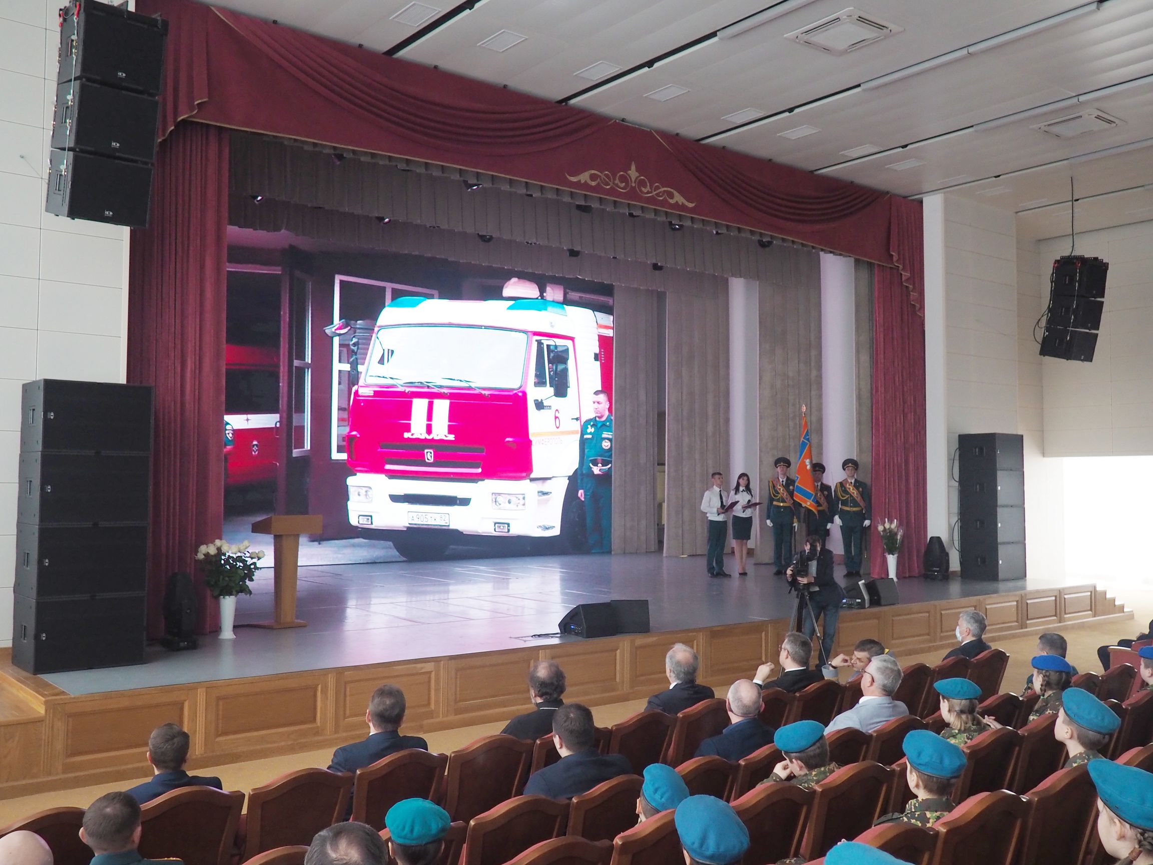 Николай Великдань поздравил спасателей с профессиональным праздником