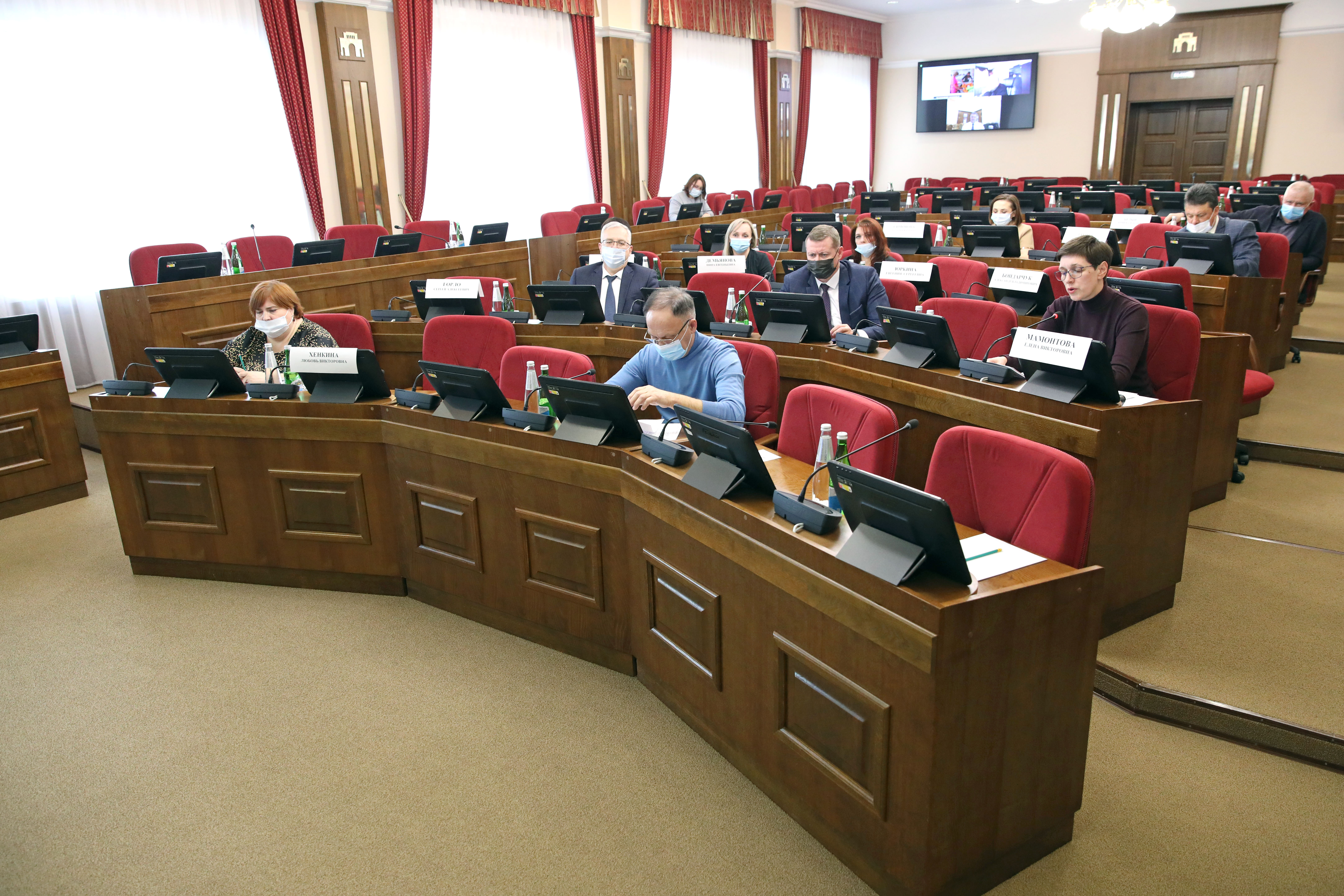 Работа системы долговременного ухода за пожилыми и инвалидами - на депутатском контроле