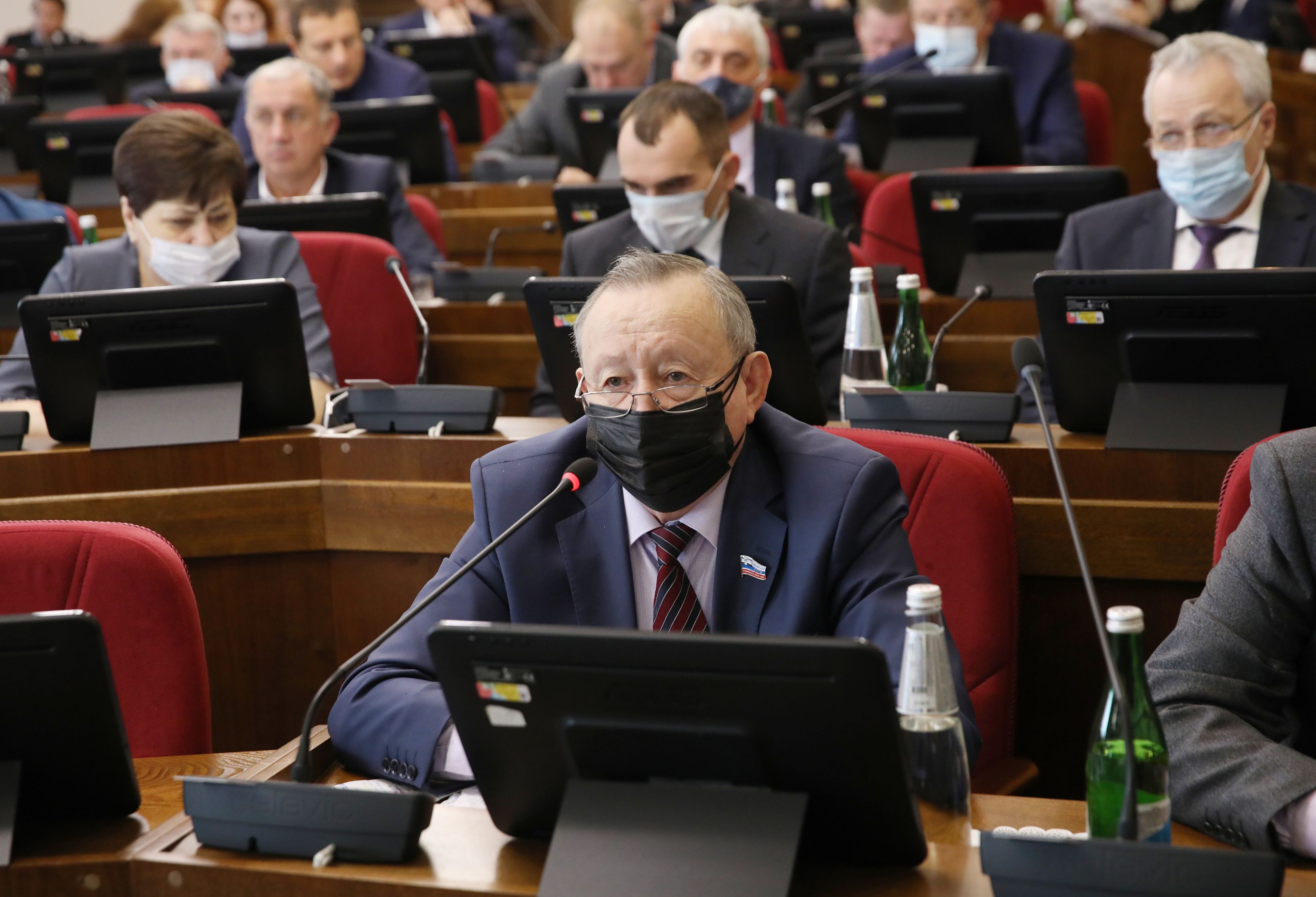 Дума Ставропольского края провела первое в 2022 году заседание