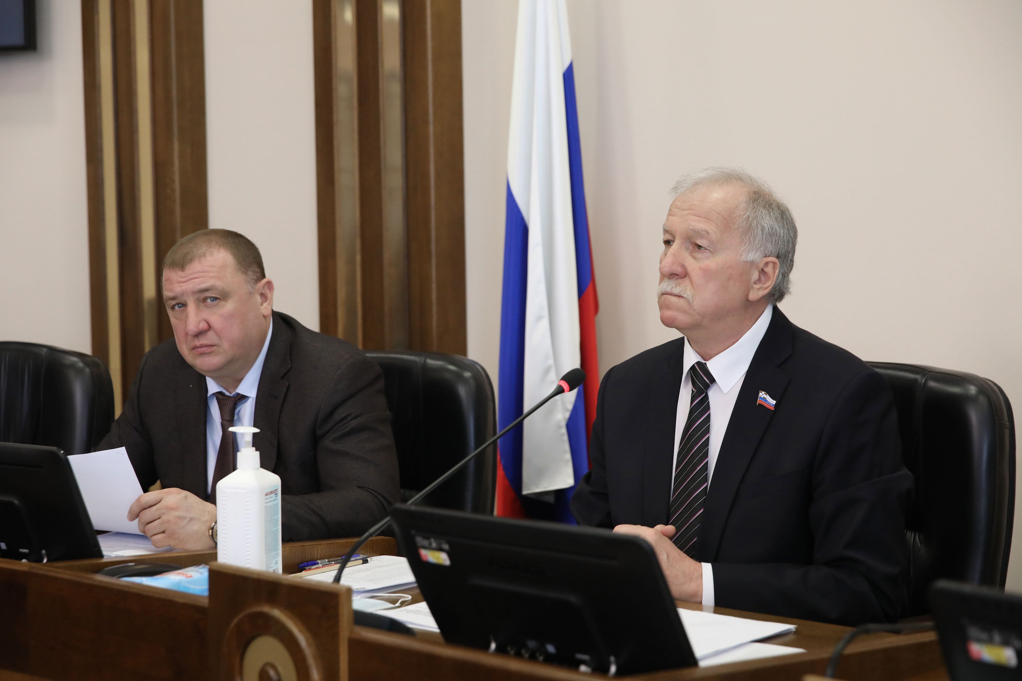 Дума Ставропольского края провела первое в 2022 году заседание