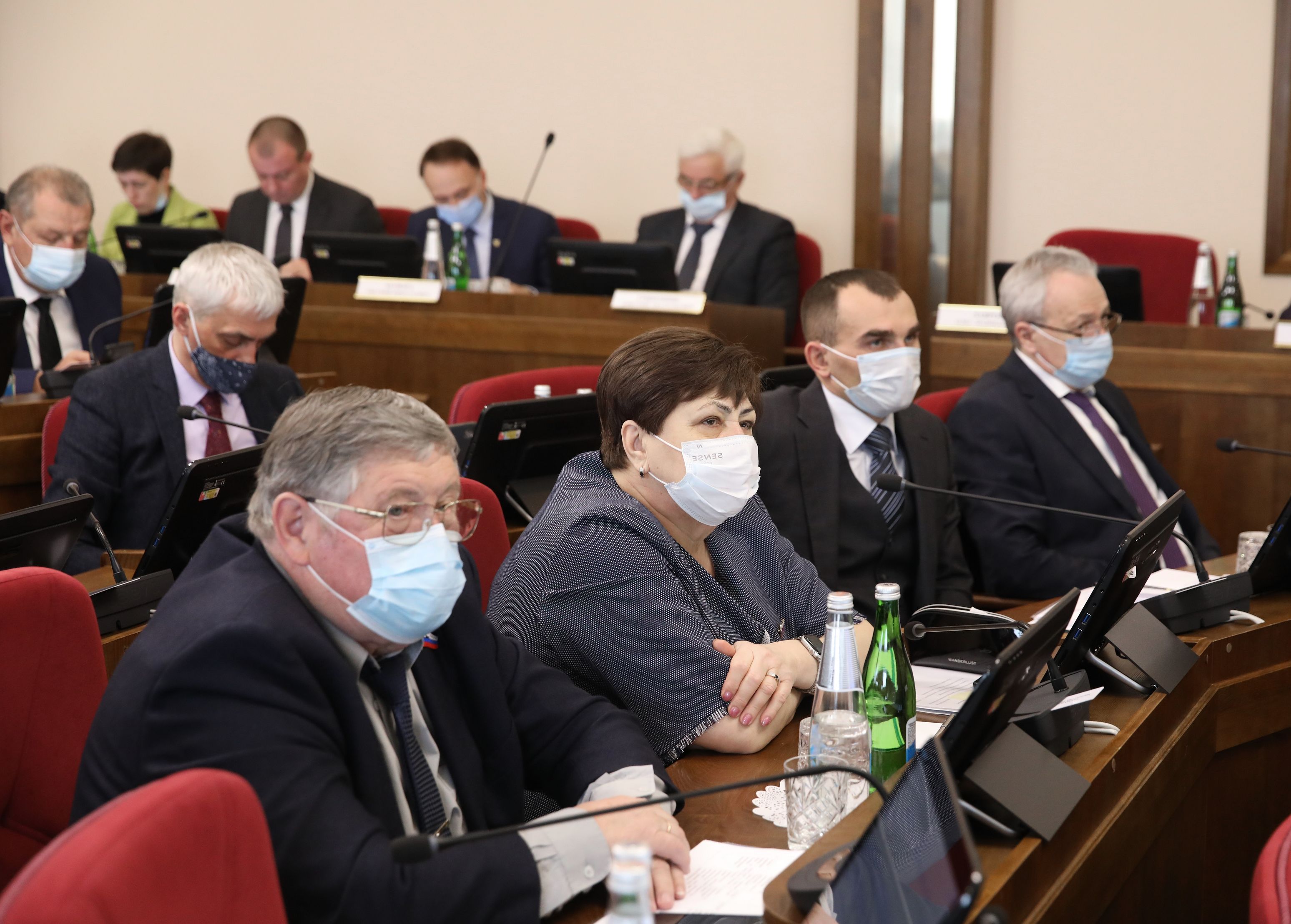 Дума Ставропольского края провела первое в 2022 году заседание