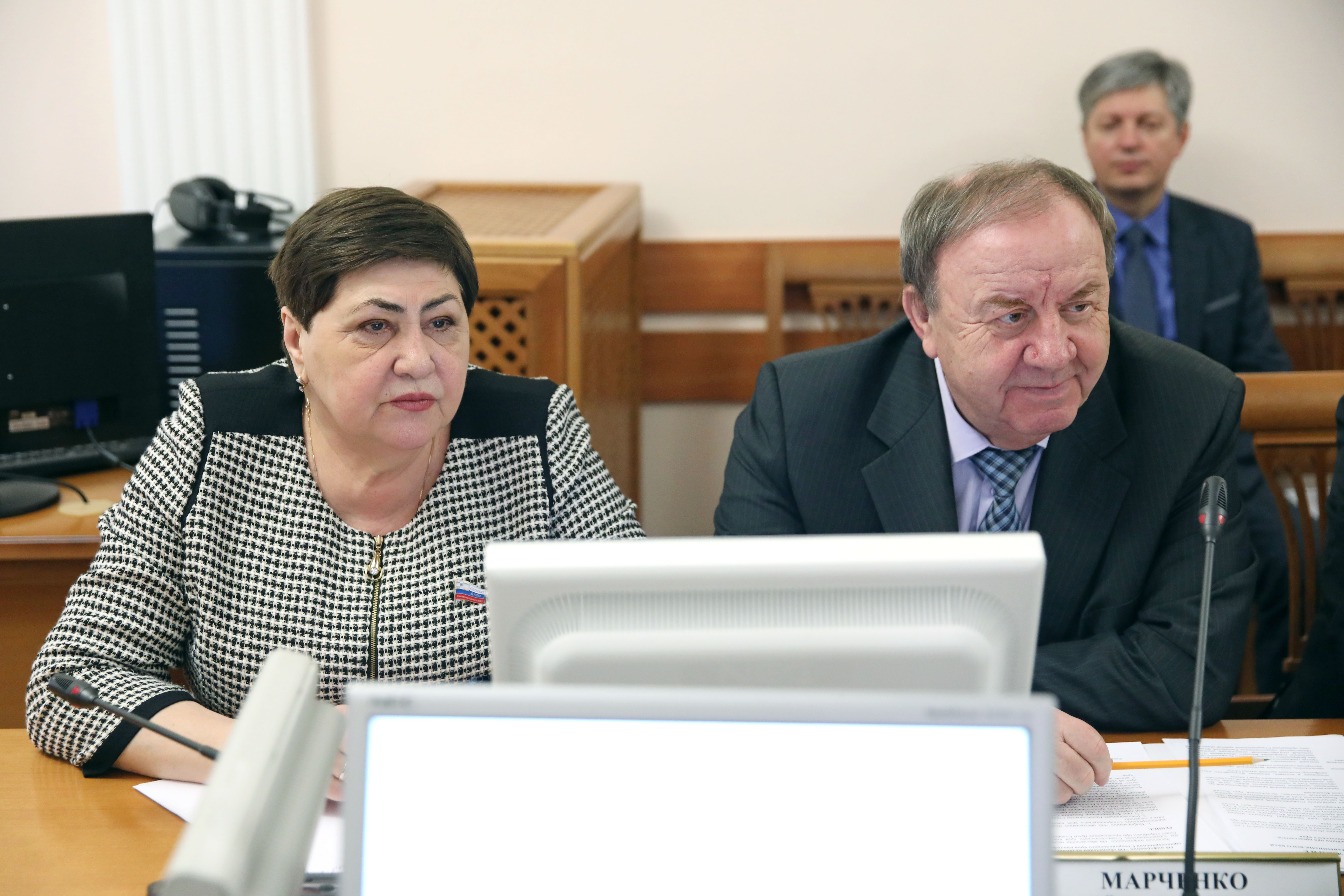 Вопрос обеспеченности кадрами системы здравоохранения края требует дополнительных решений