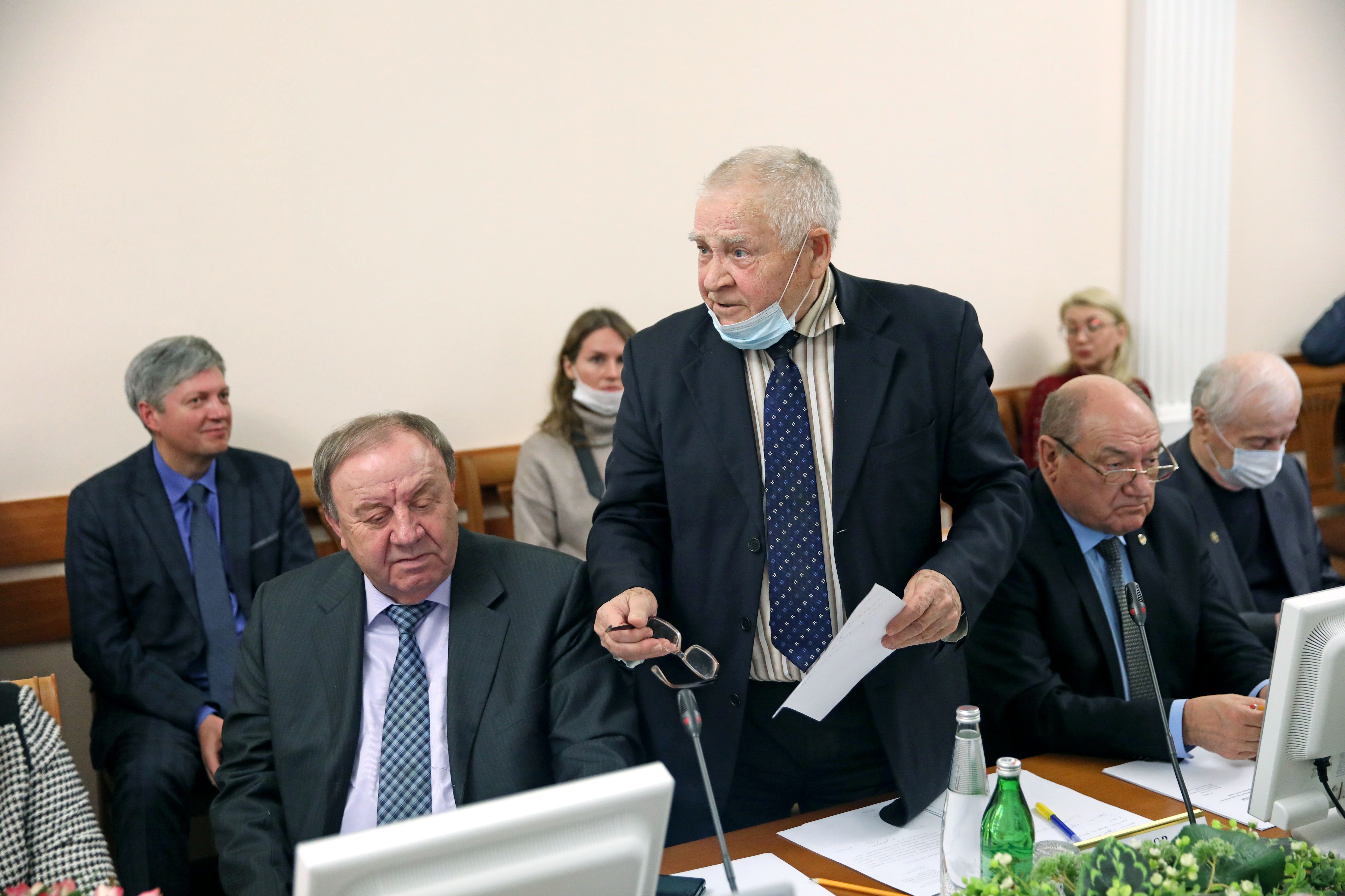 Вопрос обеспеченности кадрами системы здравоохранения края требует дополнительных решений