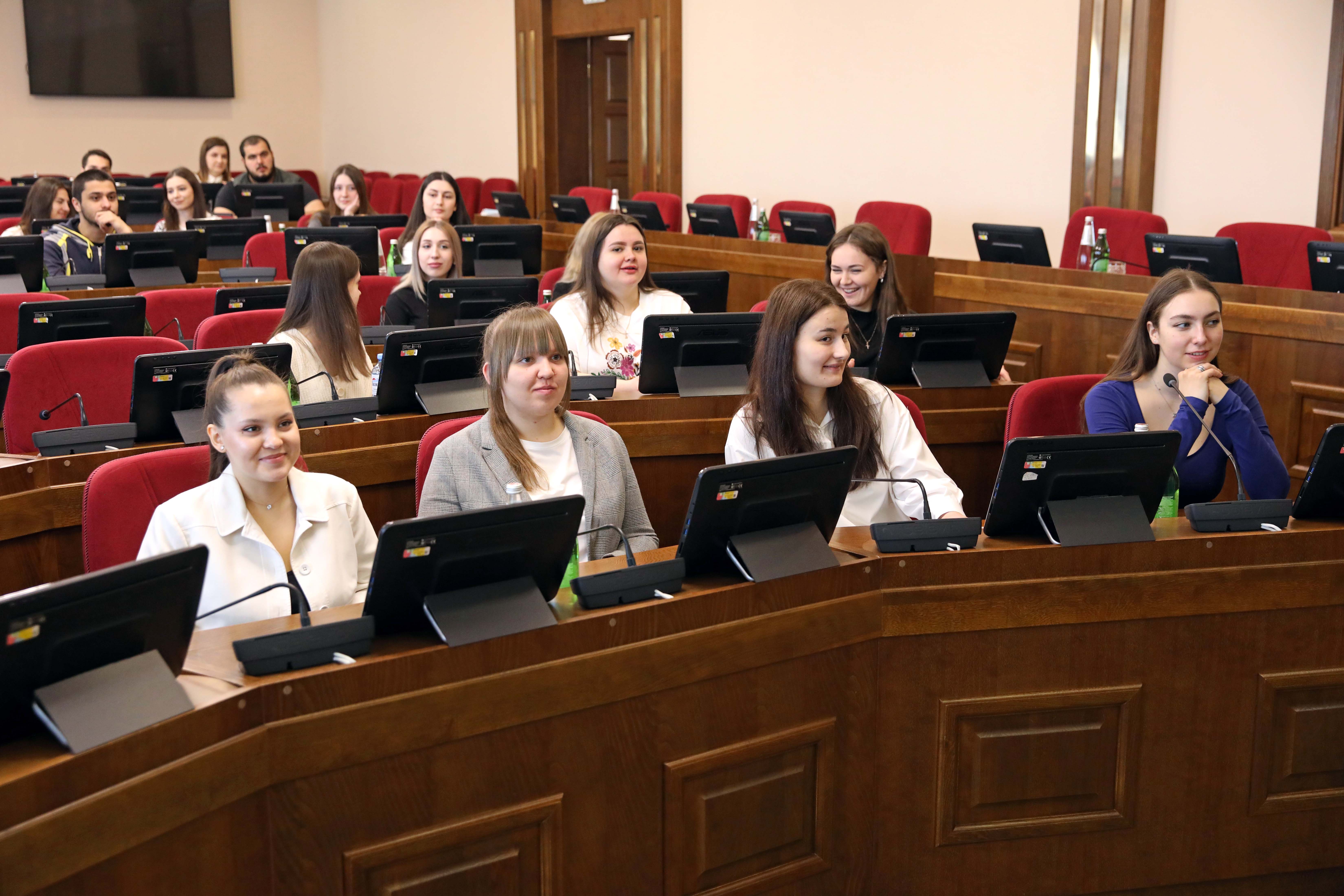 Студенты СКФУ узнали о работе Думы Ставропольского края