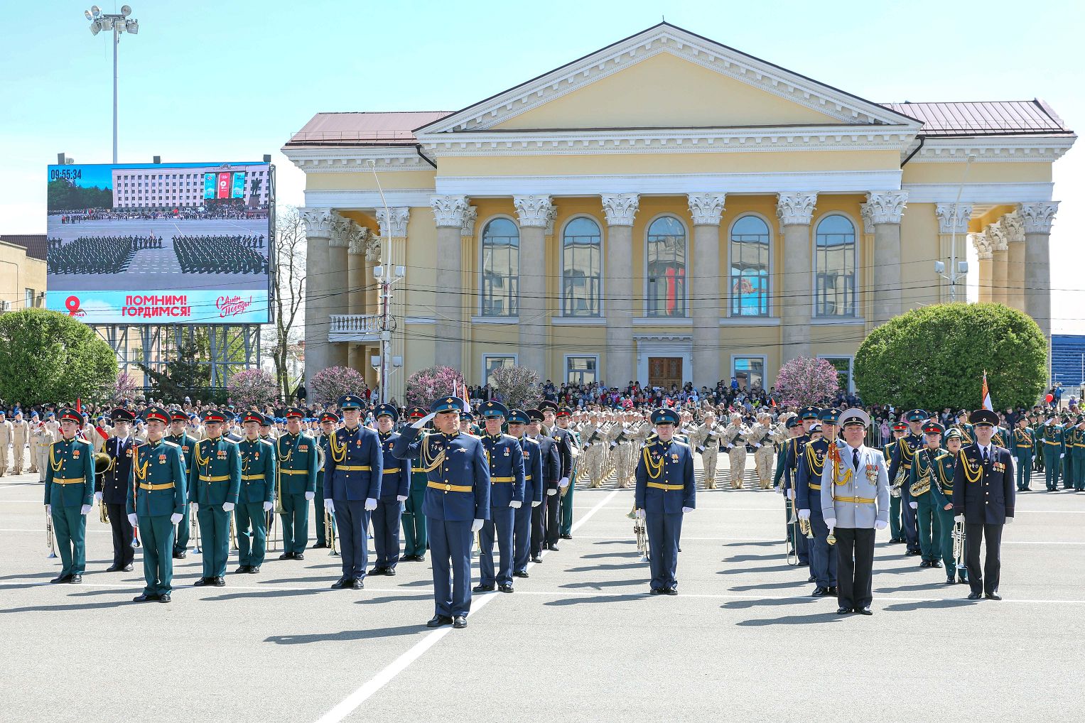 Председатель краевой Думы прошёл в колонне Бессмертного полка с портретом Героя Советского Союза Владимира Ткачёва