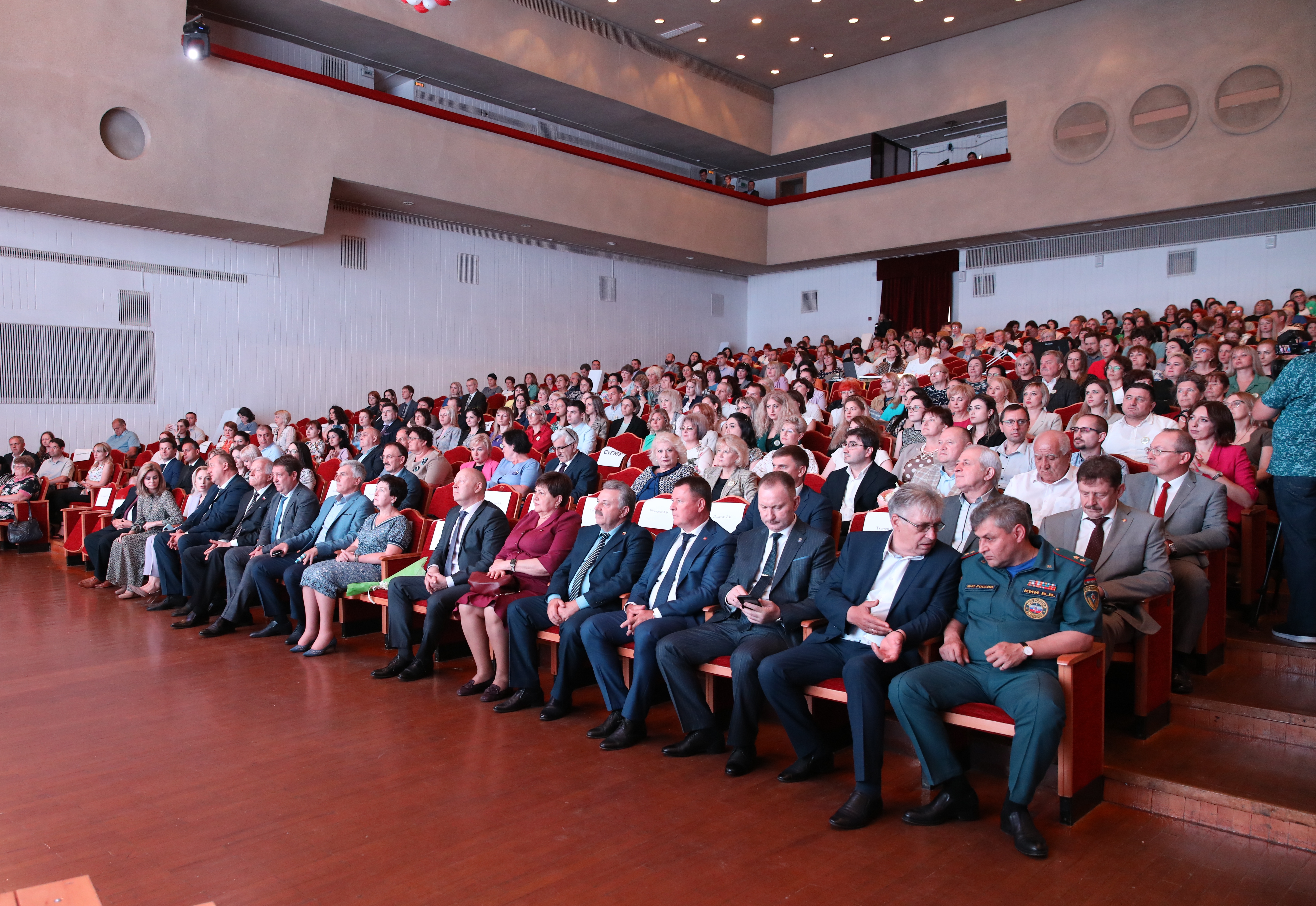 Медицинских работников Ставрополья поздравили с профессиональным праздником
