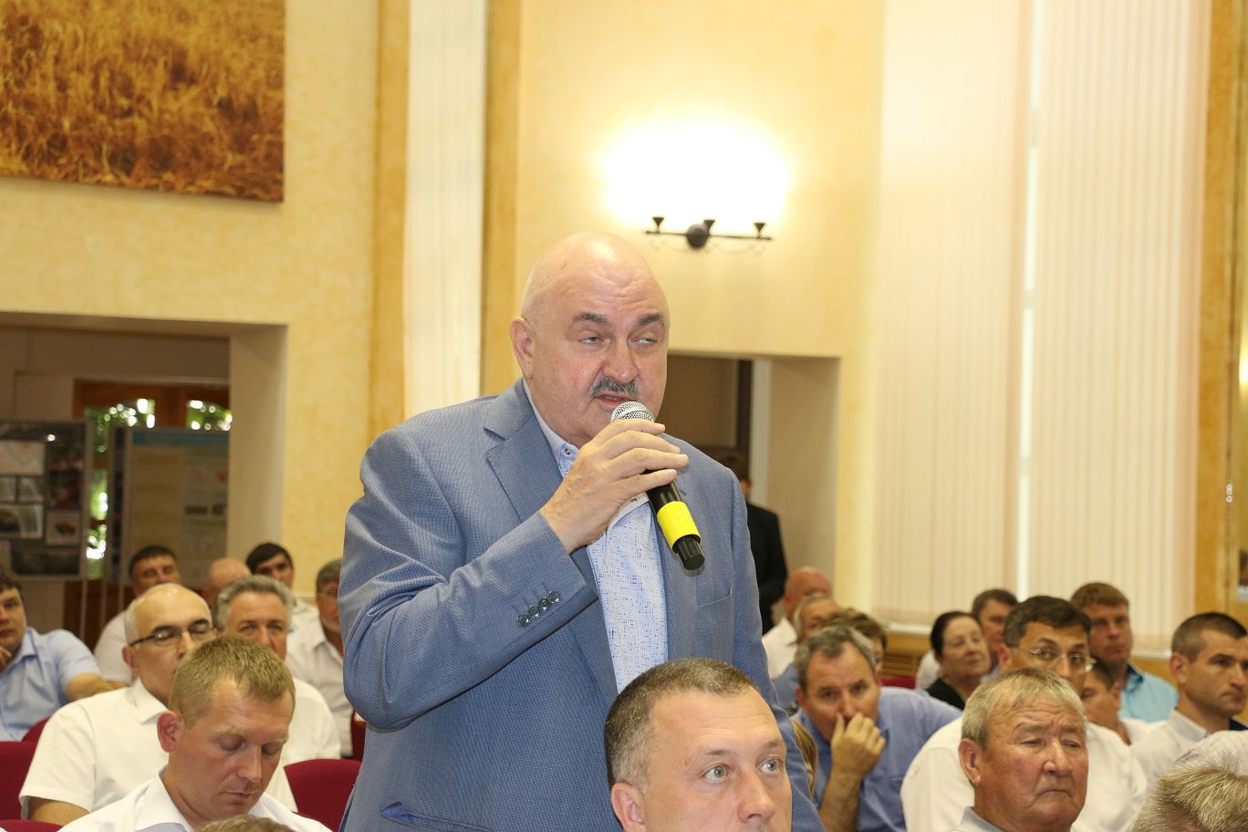 Депутаты краевой Думы приняли участие в работе оперативного штаба по уборке урожая зерновых