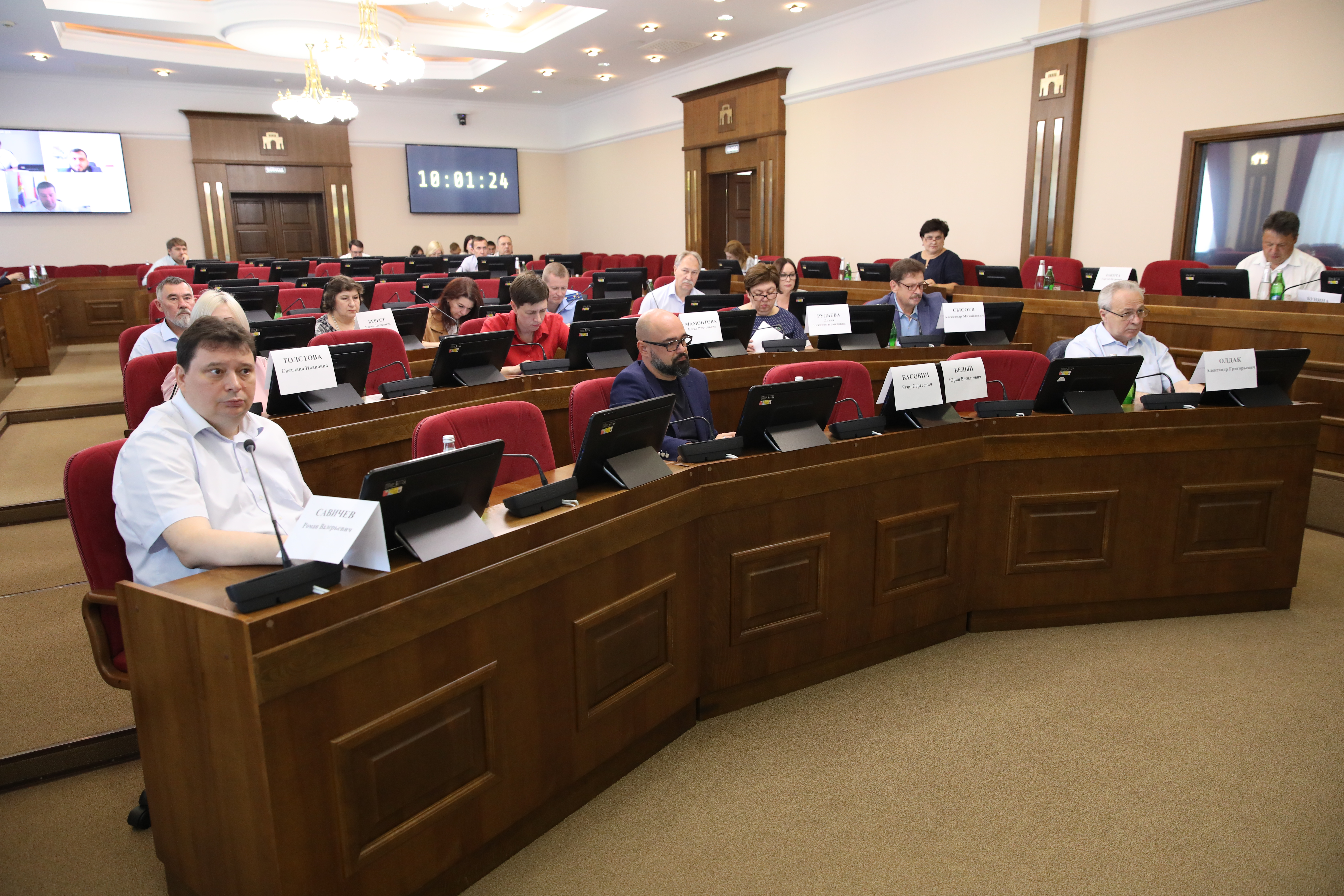 Депутаты рассматривают возможность расширения категорий школьников, имеющих право на госуслугу в сфере туризма