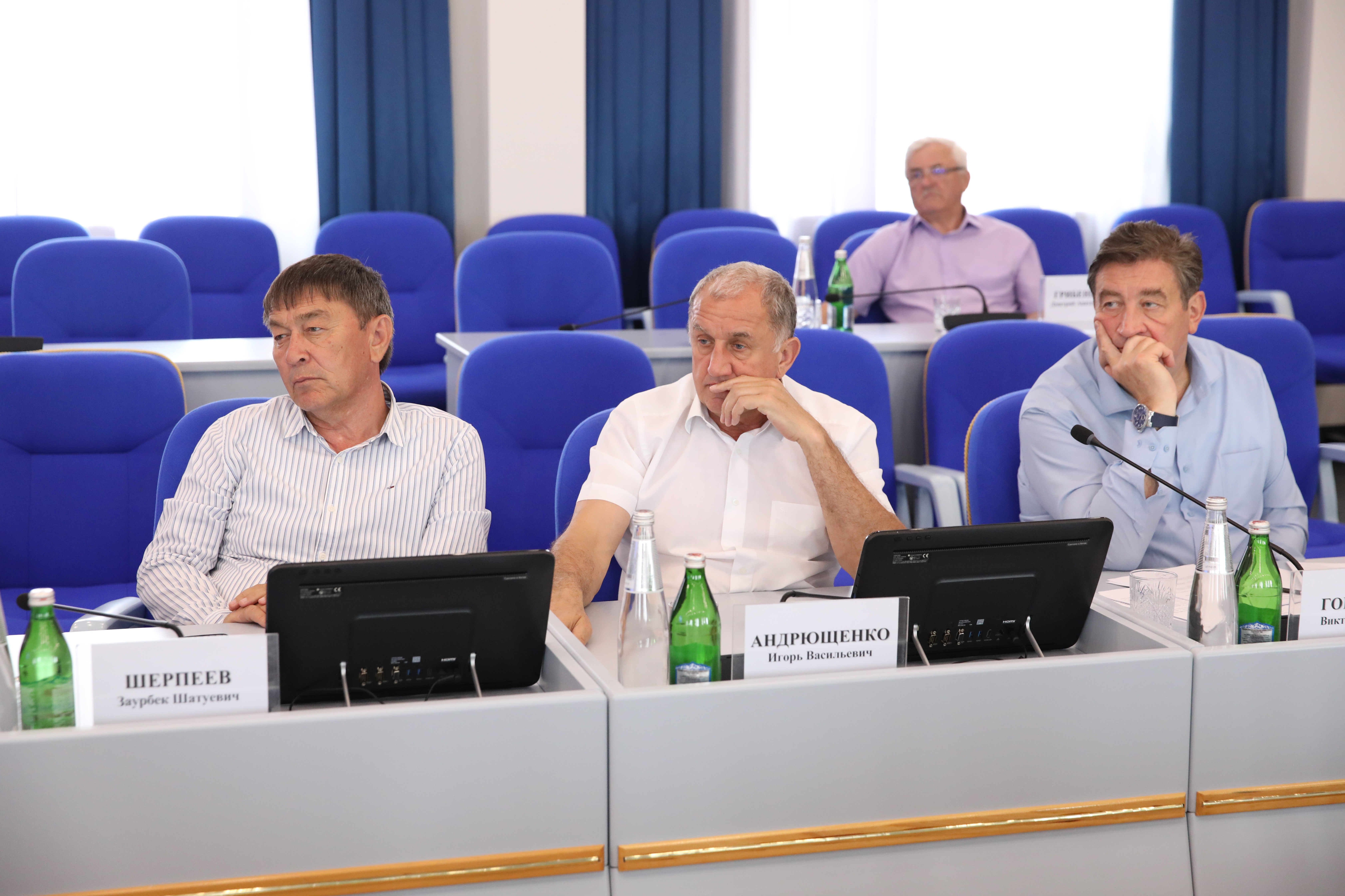Проблемы и перспективы развития водоснабжения и водоотведения обсудили в краевой Думе