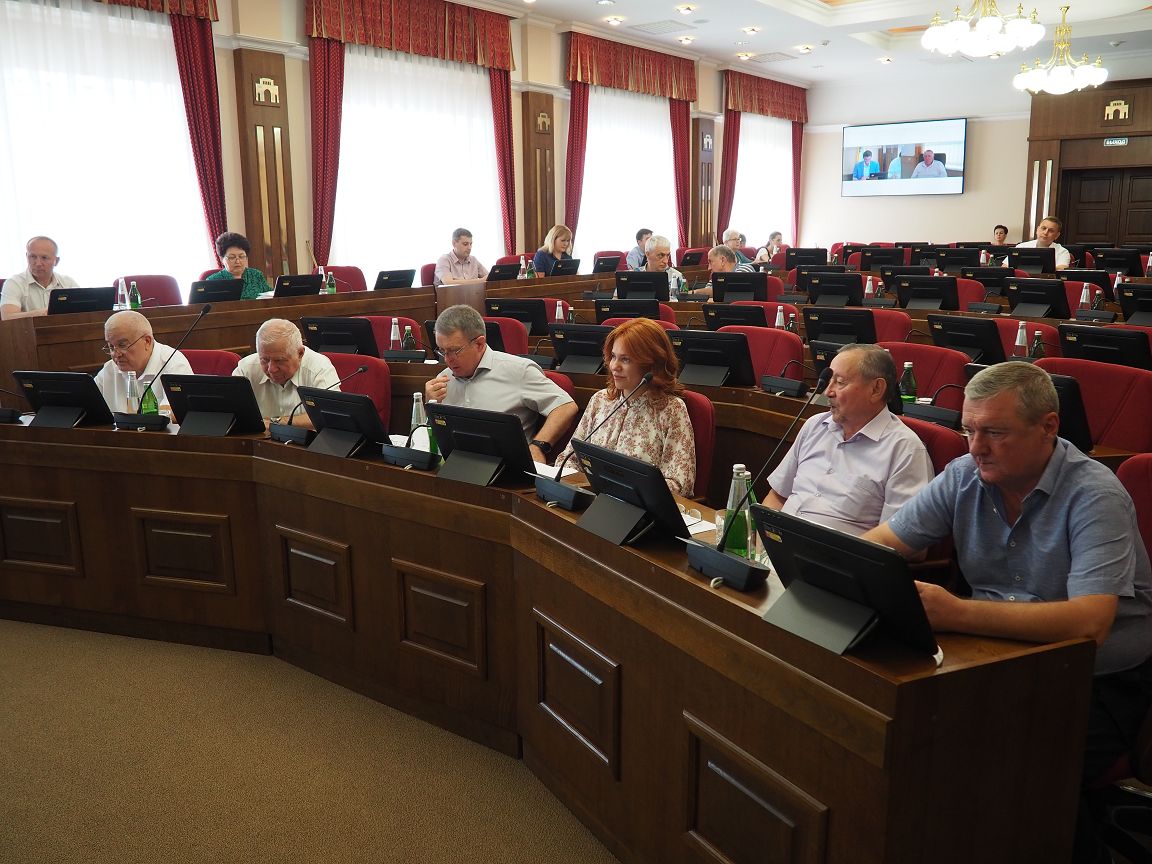 Утверждена повестка июльского заседания Думы