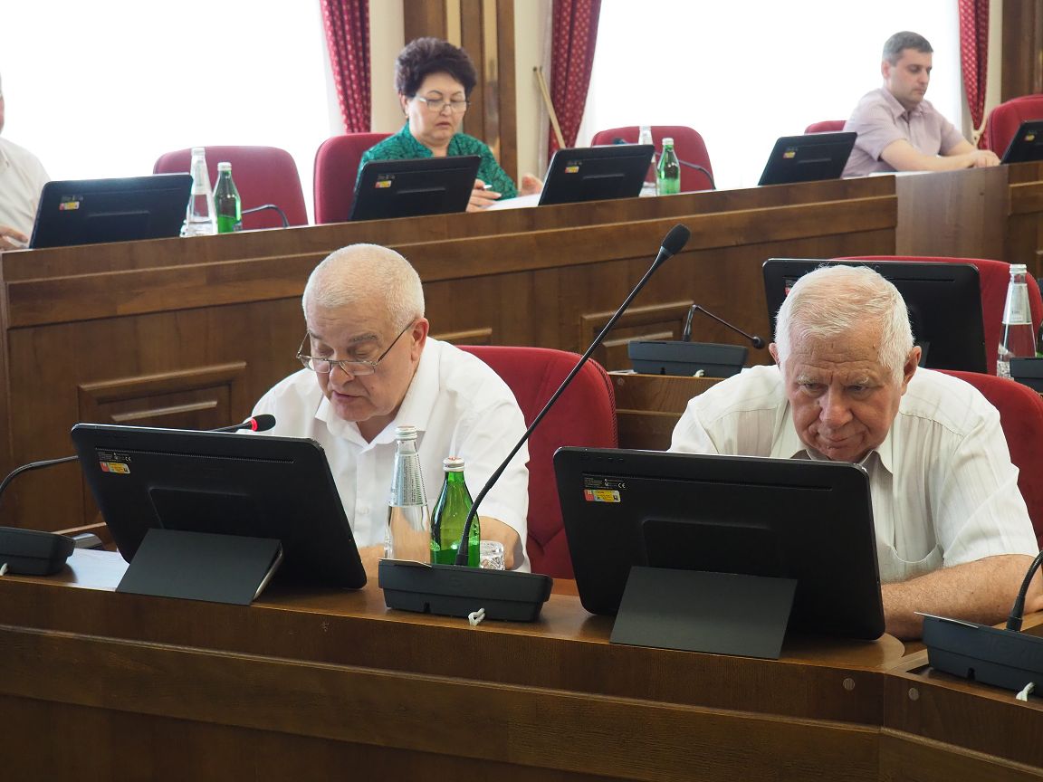 Утверждена повестка июльского заседания Думы