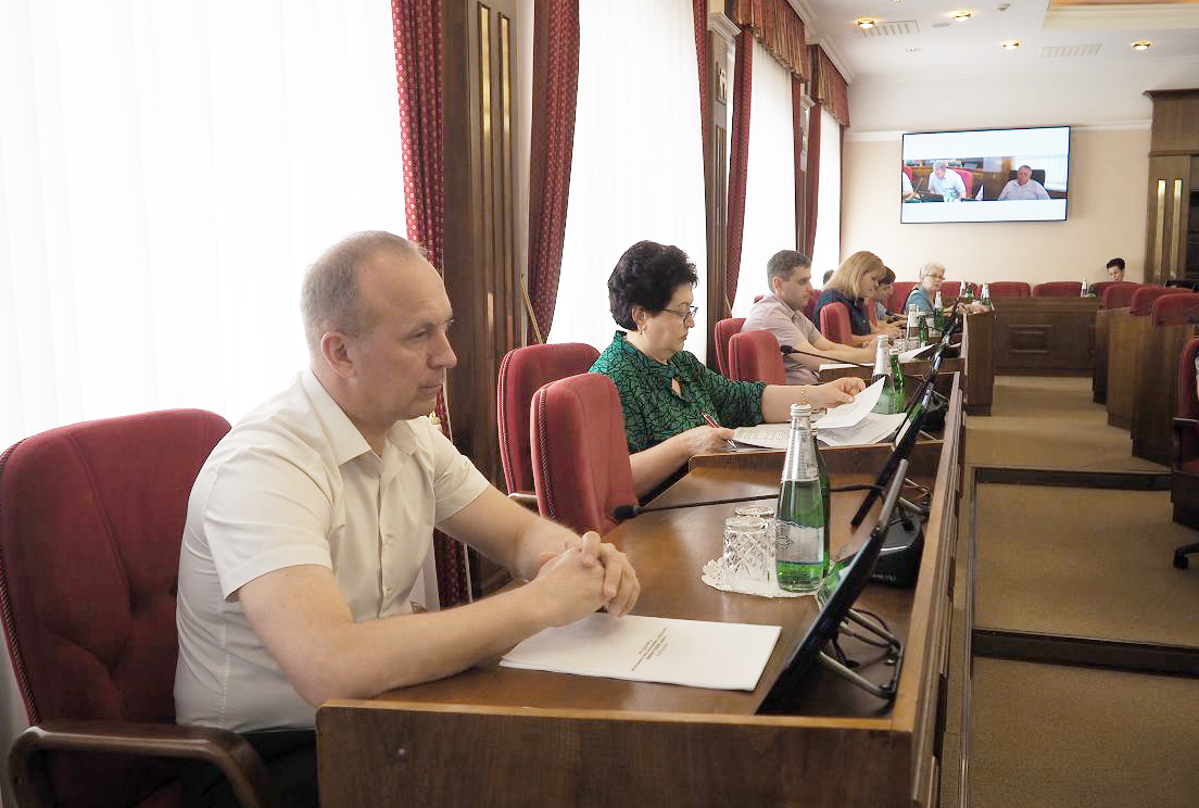 Утверждена повестка июльского заседания Думы