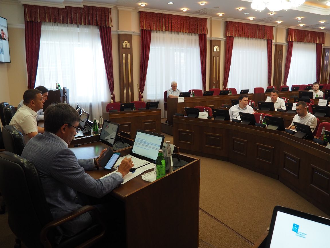 Краевые законодатели поддерживают перераспределение средств бюджета на поддержку предпринимателей и популяризацию туризма