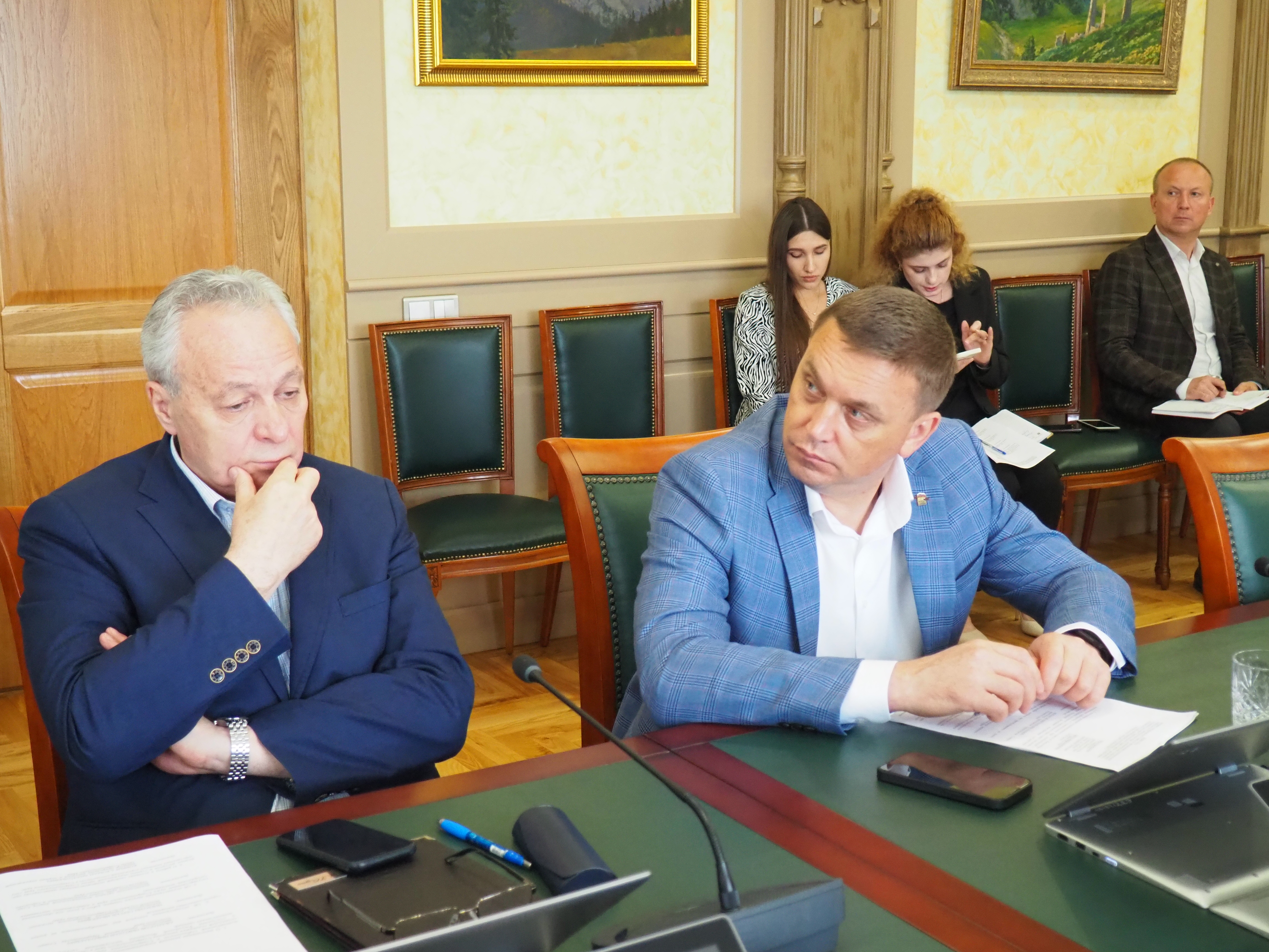 Краевые законодатели держат на контроле ситуацию в экономике Ставрополья