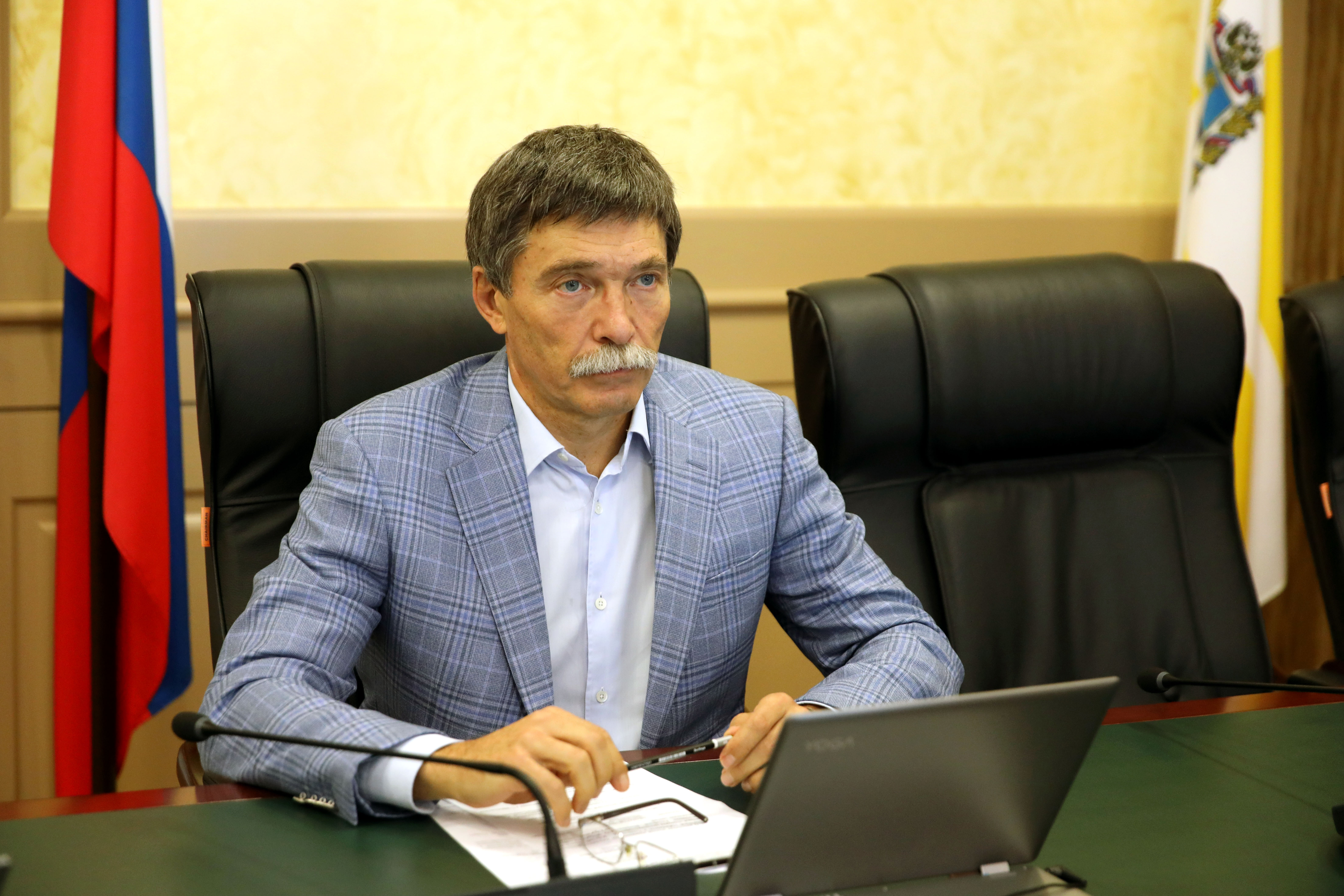 Депутаты Думы приняли участие в работе регионального координационного совета по обеспечению экономической стабильности