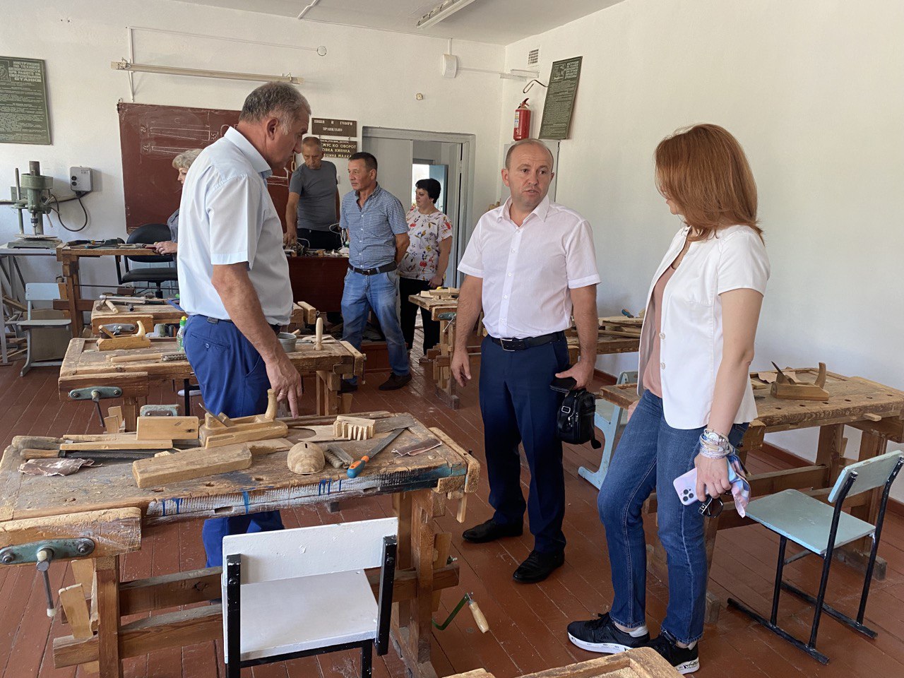 Депутаты краевой Думы осмотрели школы Туркменского округа