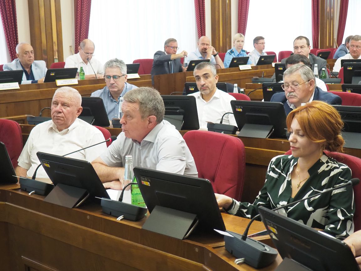 Депутаты краевой Думы внесли изменения в бюджет Ставрополья