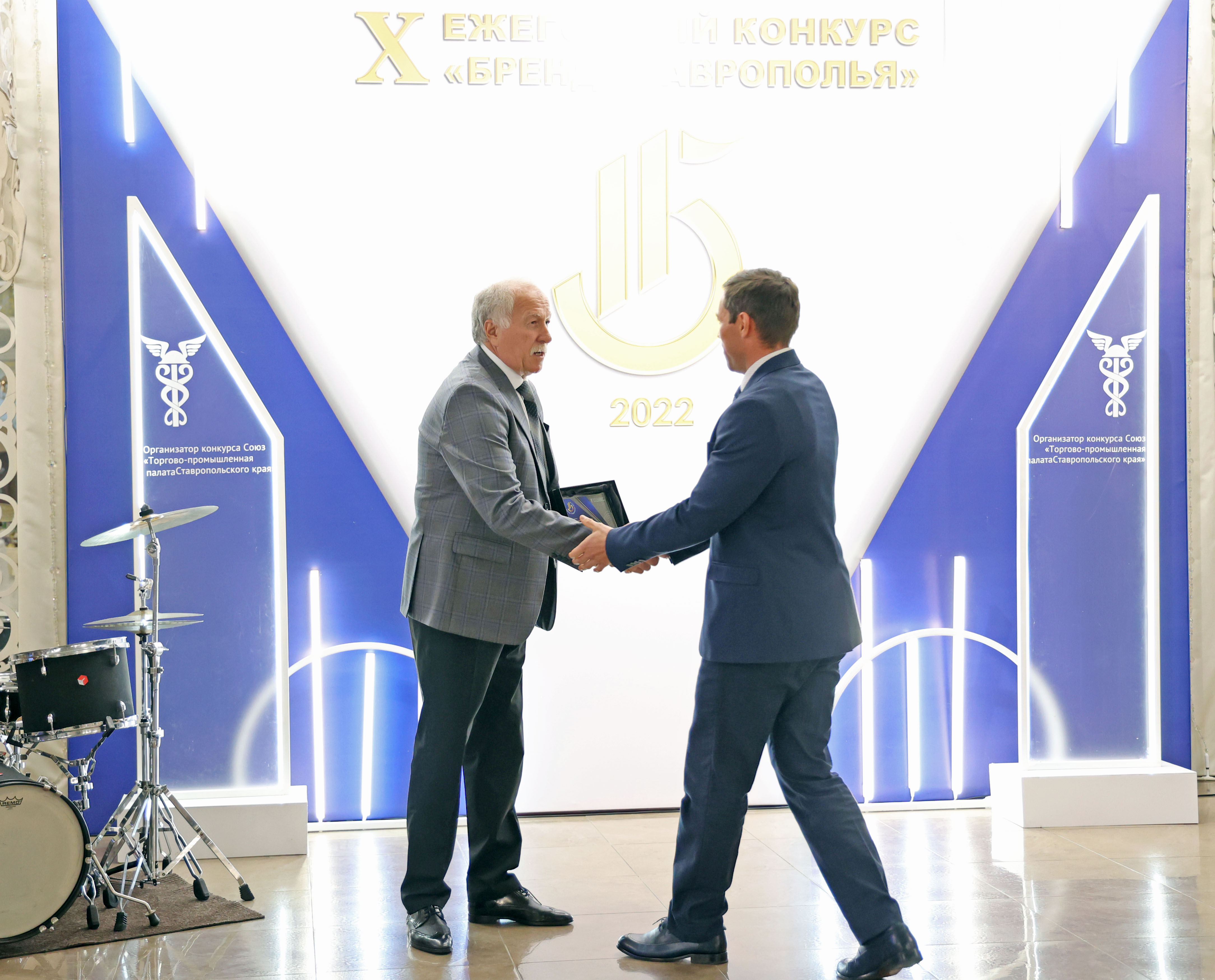 Николай Великдань наградил победителей конкурса «Бренд Ставрополья»
