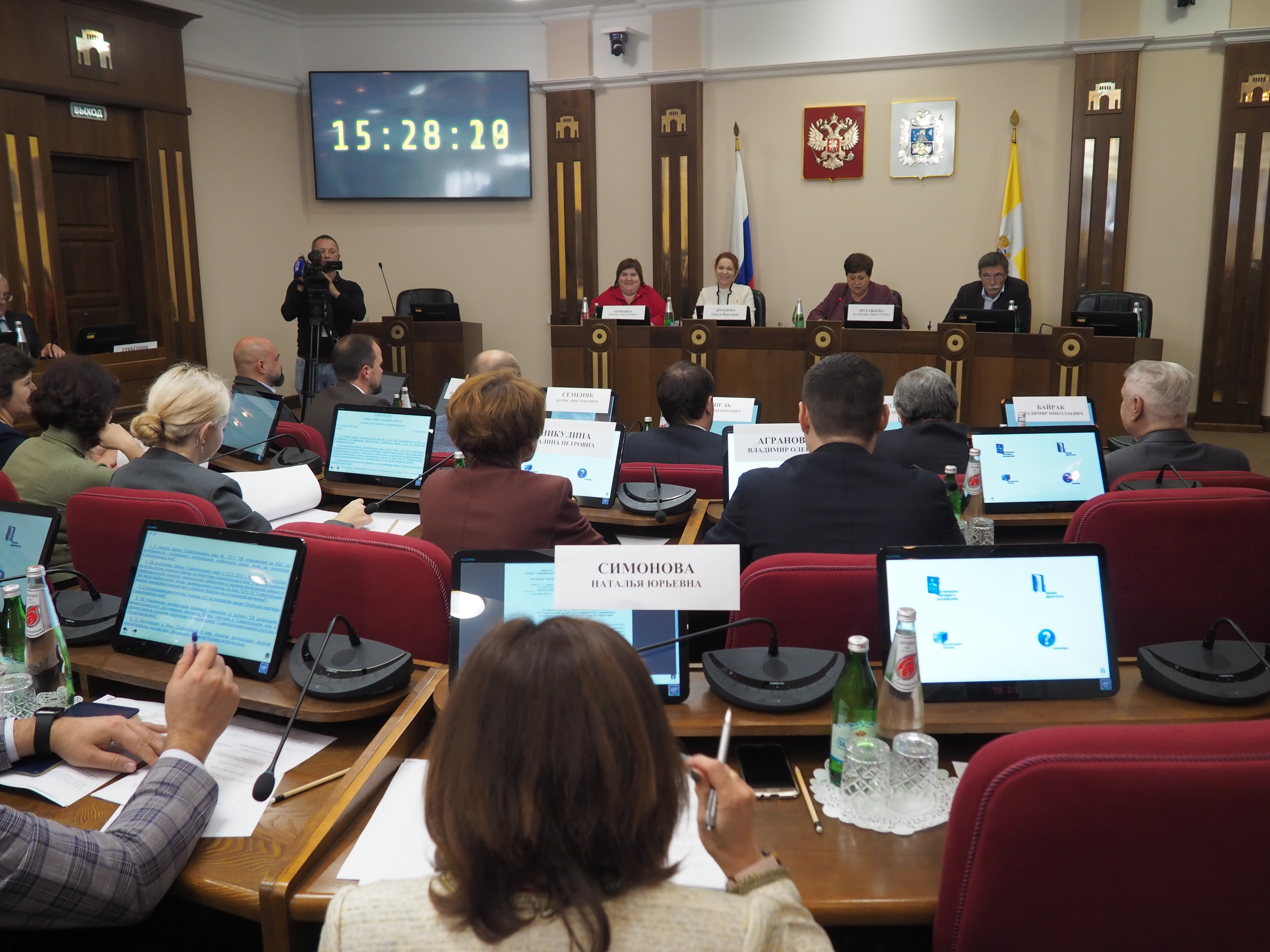 В краевой Думе предлагают изменить налоговую нагрузку на иностранных работников