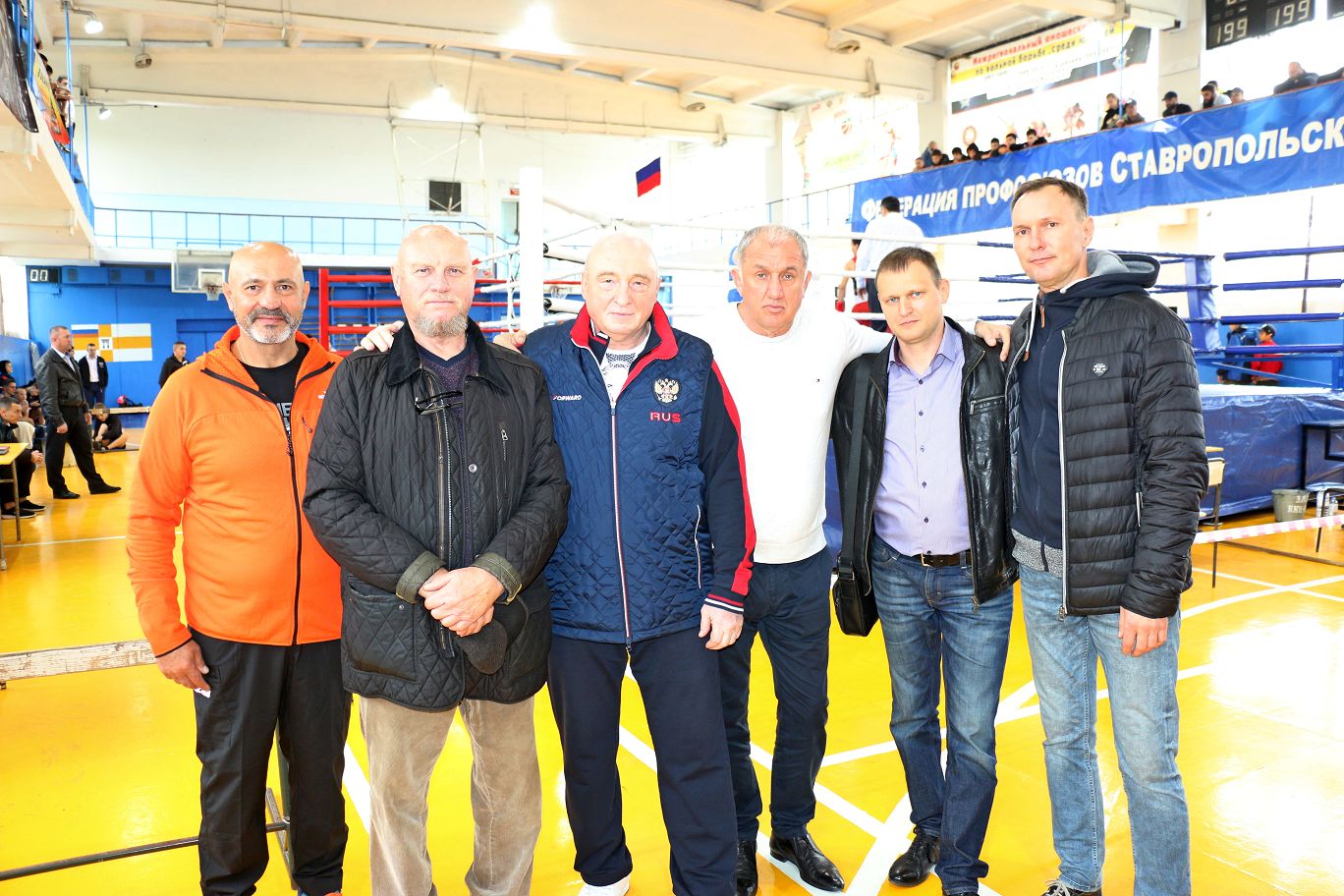 Депутат Игорь Андрющенко открыл соревнования по боксу, посвященные памяти ставропольских тренеров