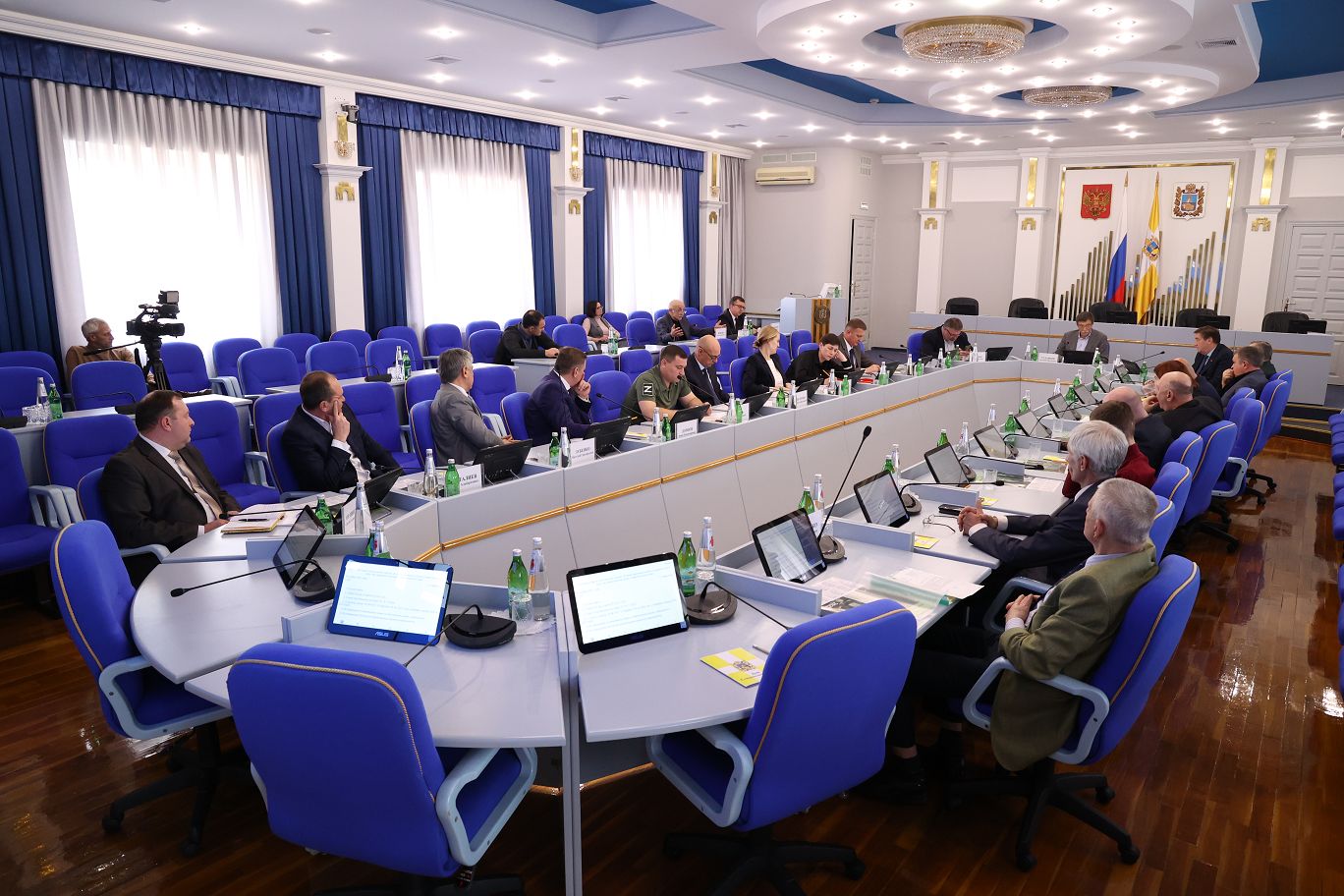 Краевые депутаты рассмотрели проект бюджета 2023 года совместно с представителями непарламентских партий