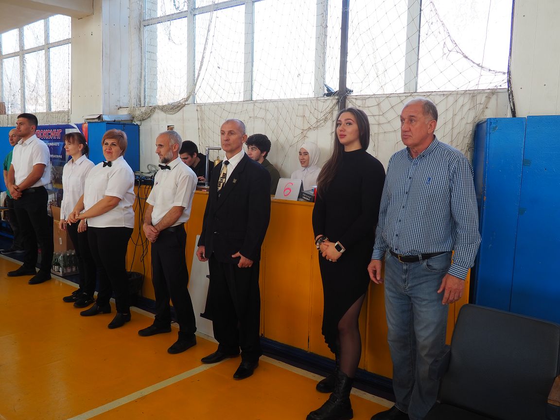 Депутат Игорь Андрющенко поздравил с 70-летием заслуженного тренера России Григория Корниенко