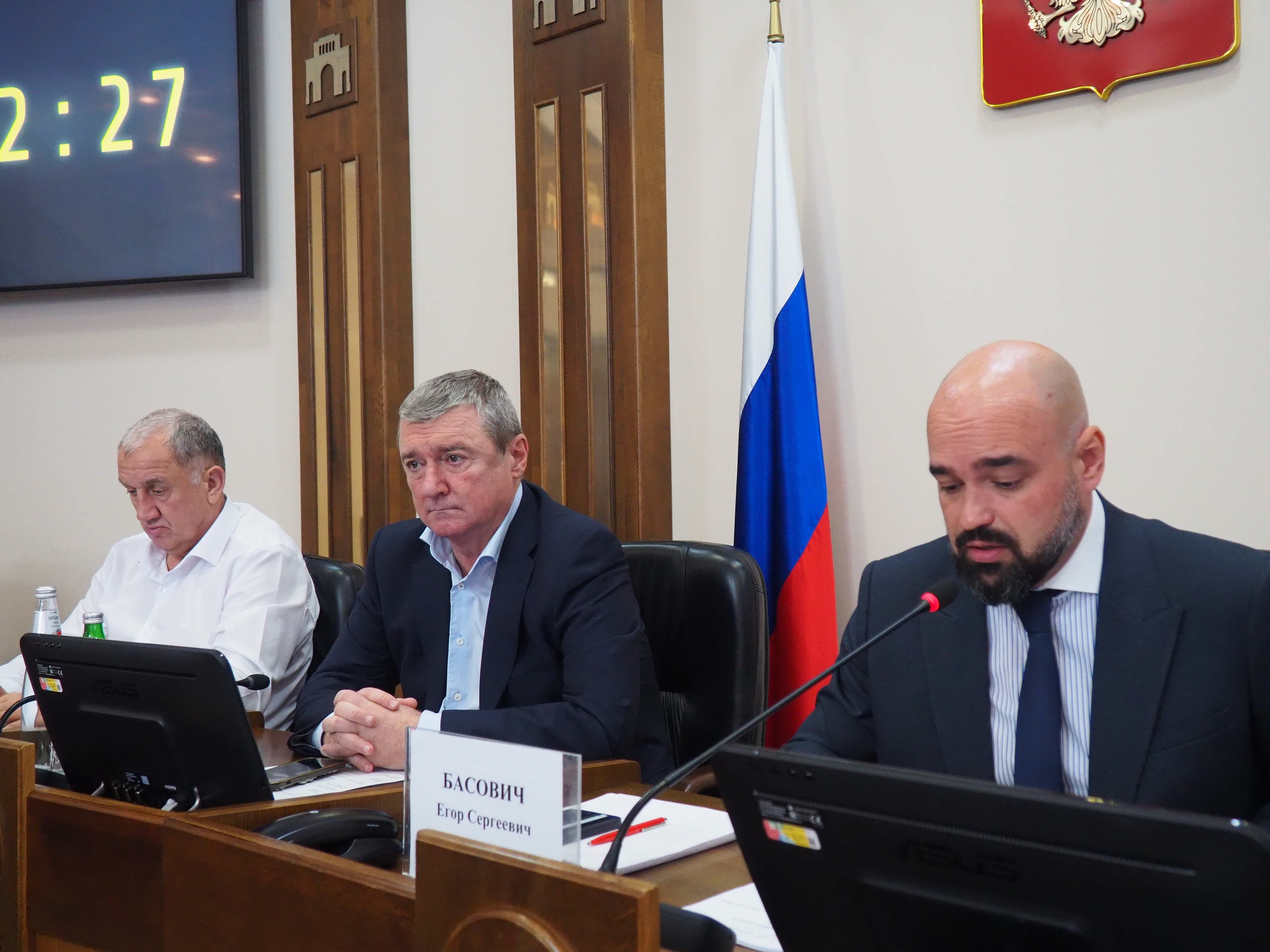 Законопроекты, расширяющие меры соцподдержки для детей-сирот и детей мобилизованных, рассматривают в Думе края