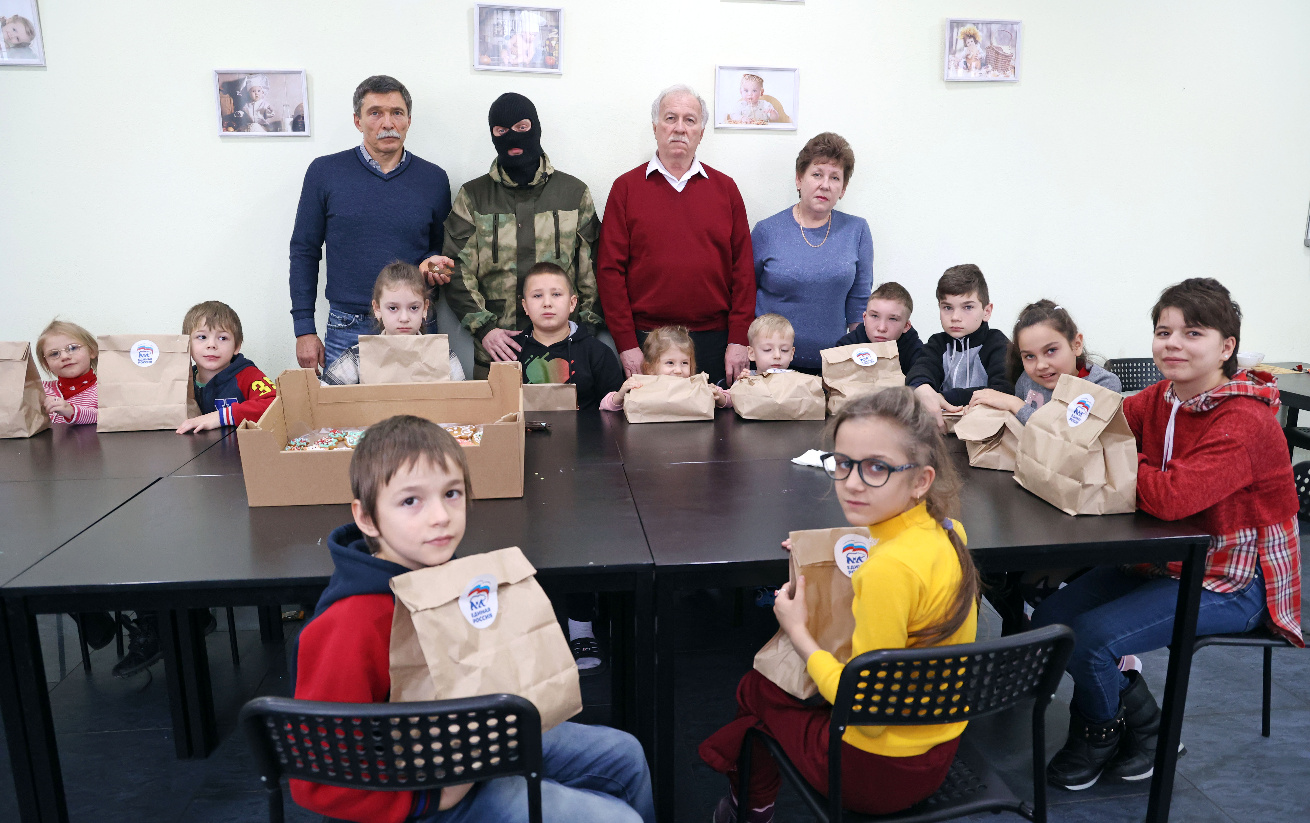 Николай Великдань встретился с беженцами из Херсонской области
