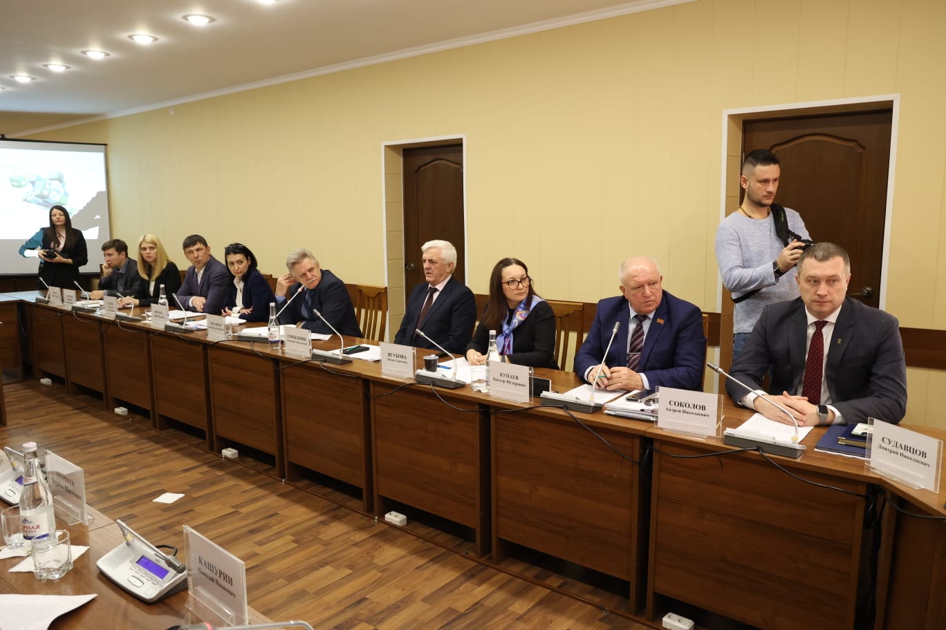 Краевые депутаты изучили опыт перехода Ставрополья к одноуровневой системе местного самоуправления
