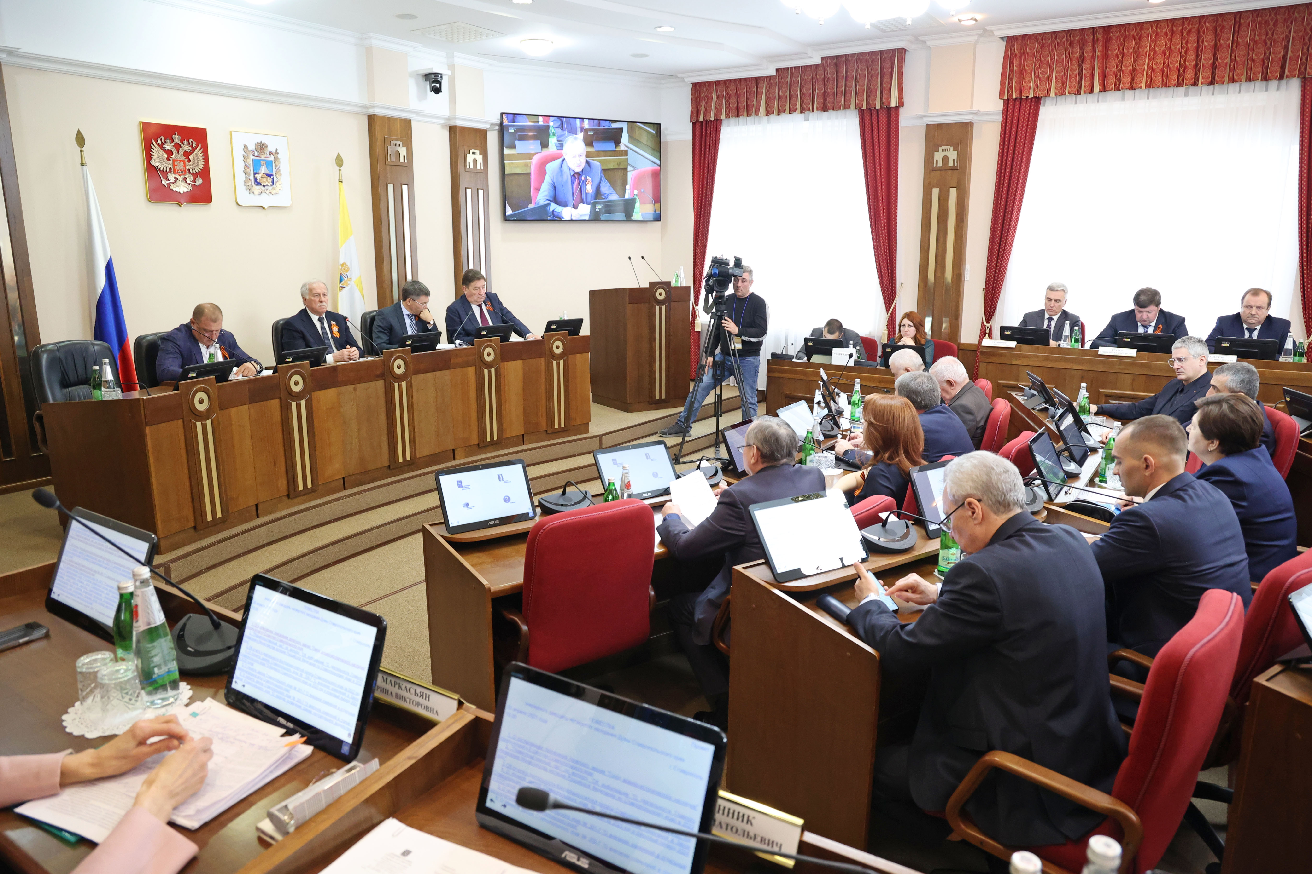 Депутаты заслушали информацию о деятельности управления Минюста по Ставропольскому краю и отчет о работе Контрольно-счетной палаты региона