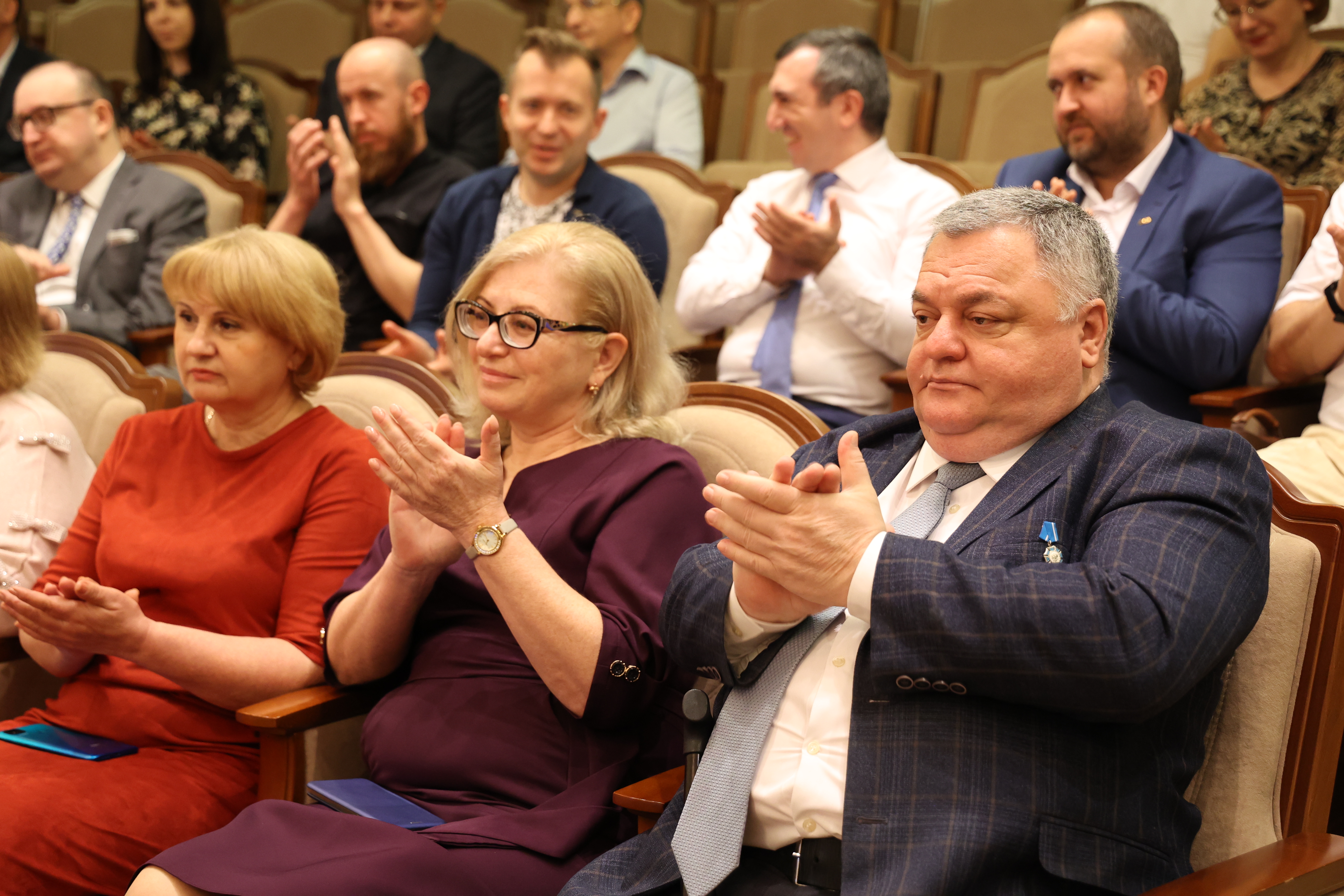 Лучшим работникам отраслей связи вручены награды Думы Ставропольского края
